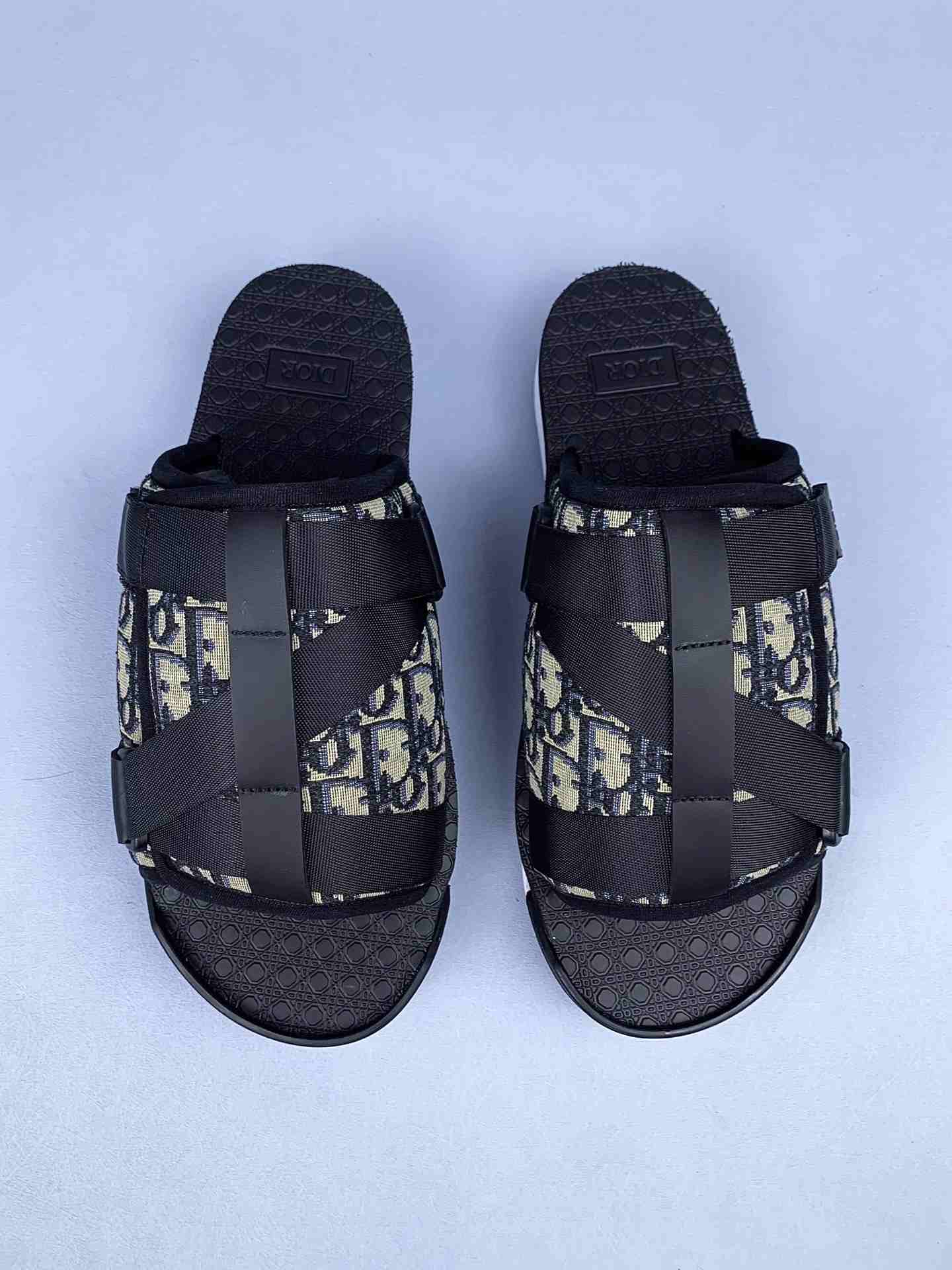 Alpha Sandal Oblique