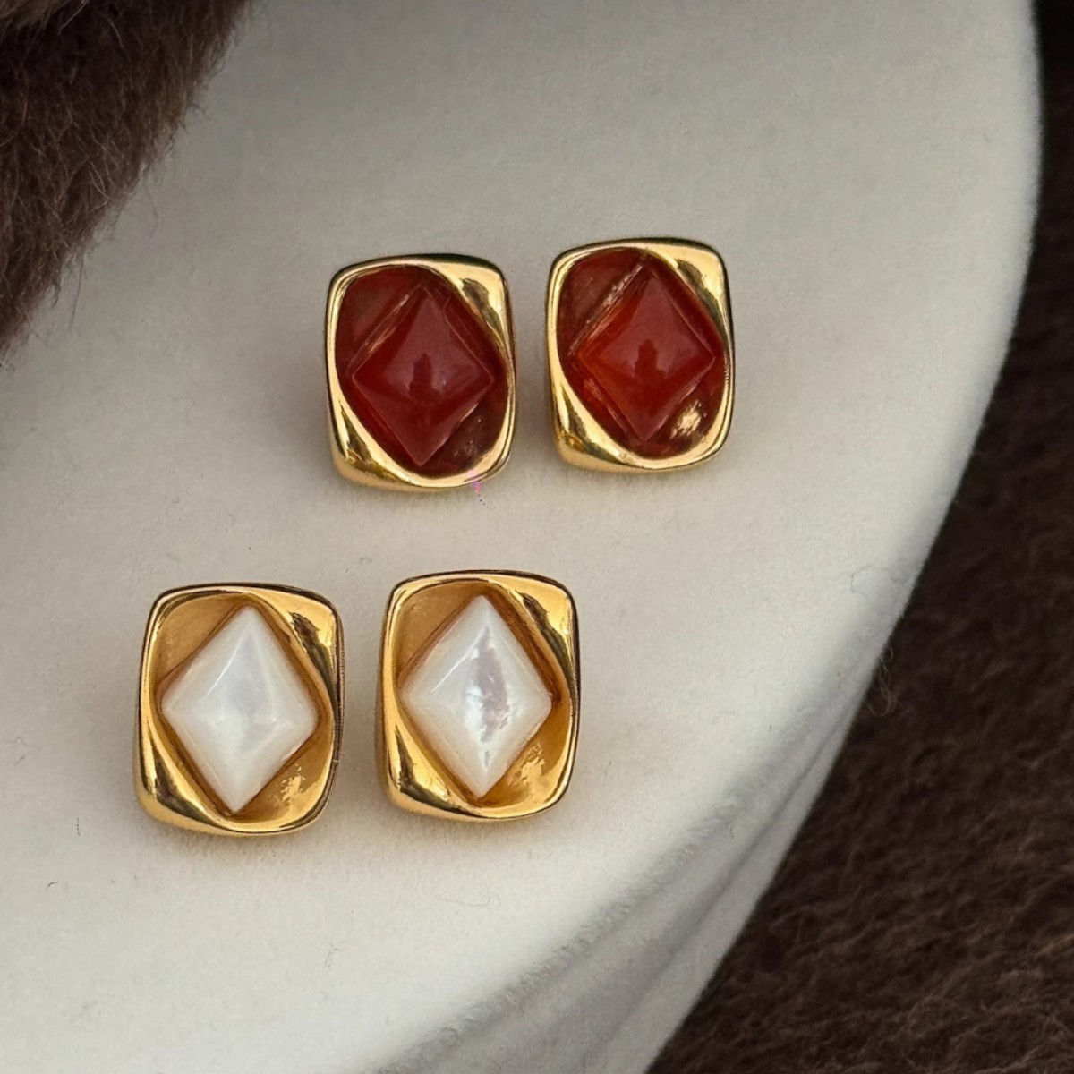 925 sterling silver geometric square mother-of-pearl rhombus earrings for women, French vintage ins style, light luxury, compact earrings and accessories