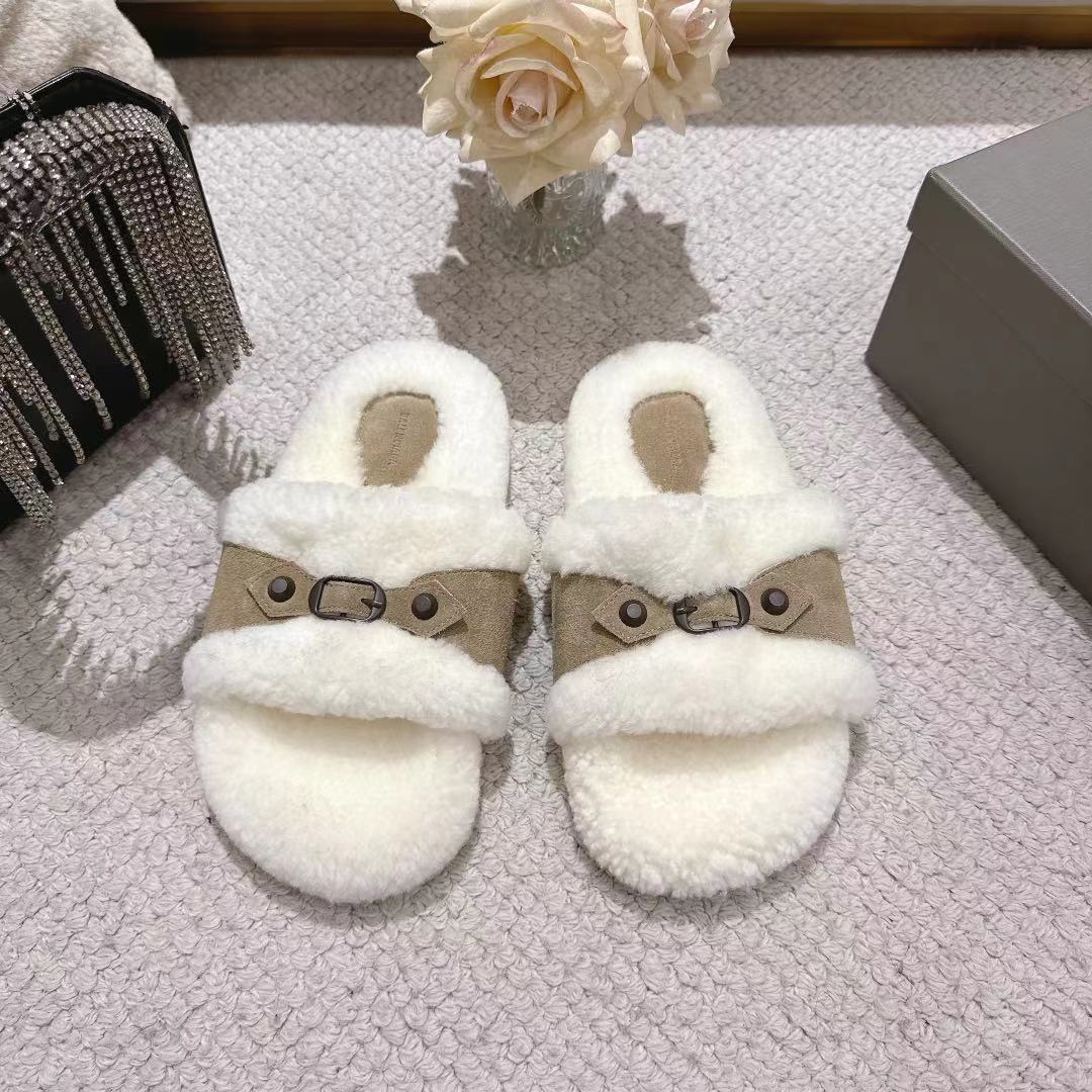 0411 New Breathable Loose Home Couple Logo Slippers