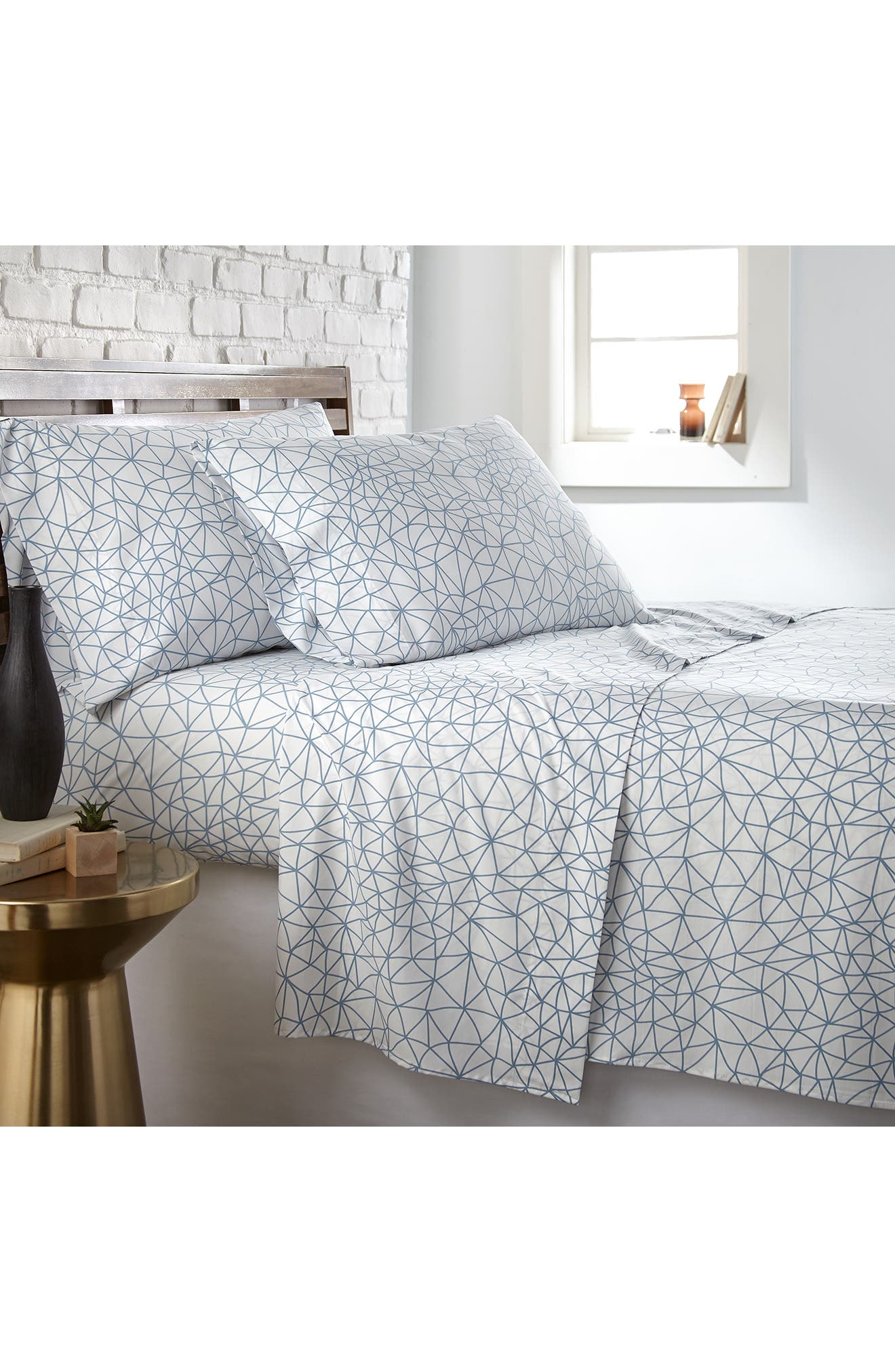 SOUTHSHORE FINE LINENS Queen Sized Modern Printed Sheet Set - Blue /White