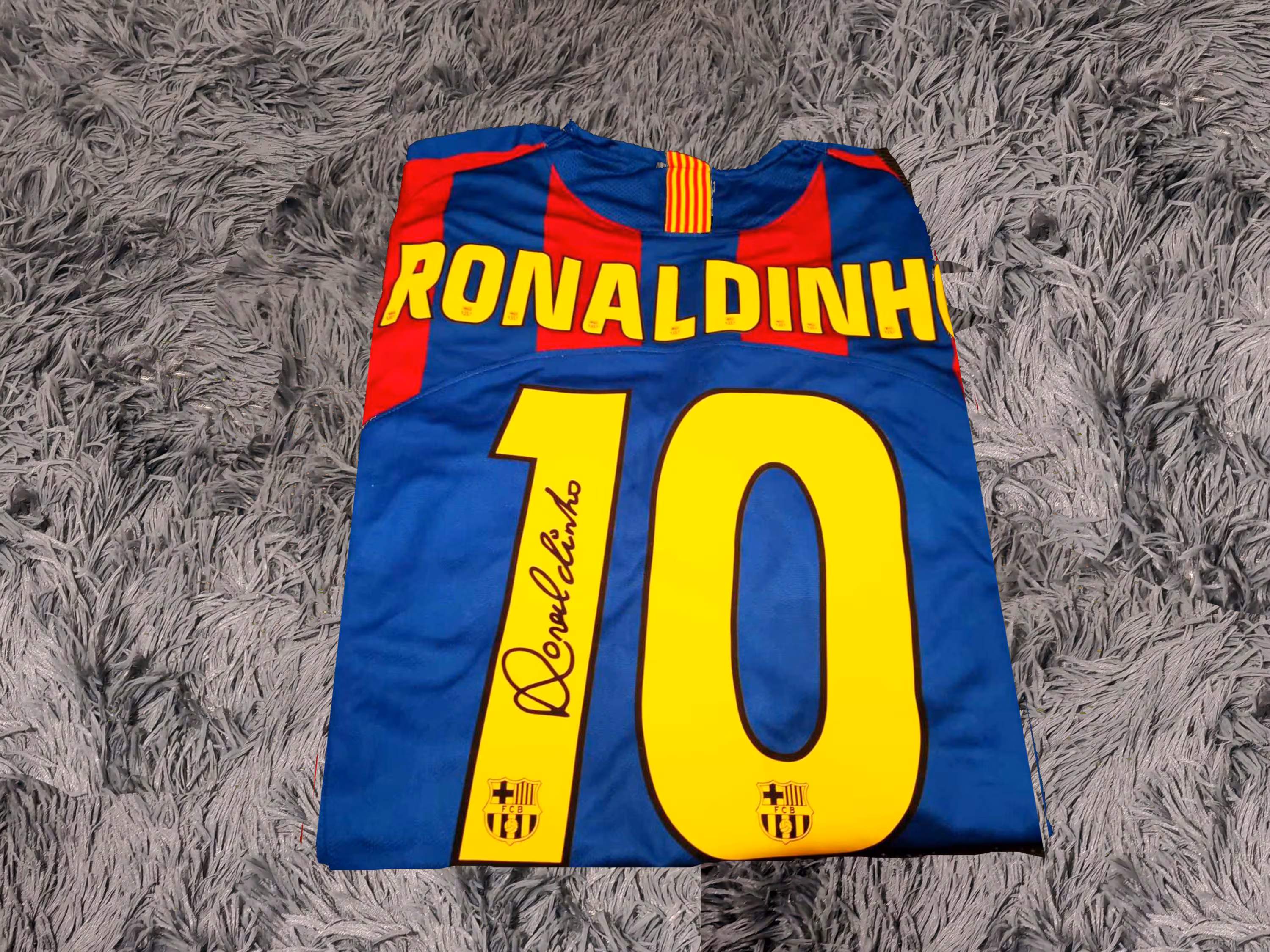 Ronaldinho Ga煤cho SIGNED Barcelona 04/05 Home UCL Jersey/Shirt - COA - 2005 Retro