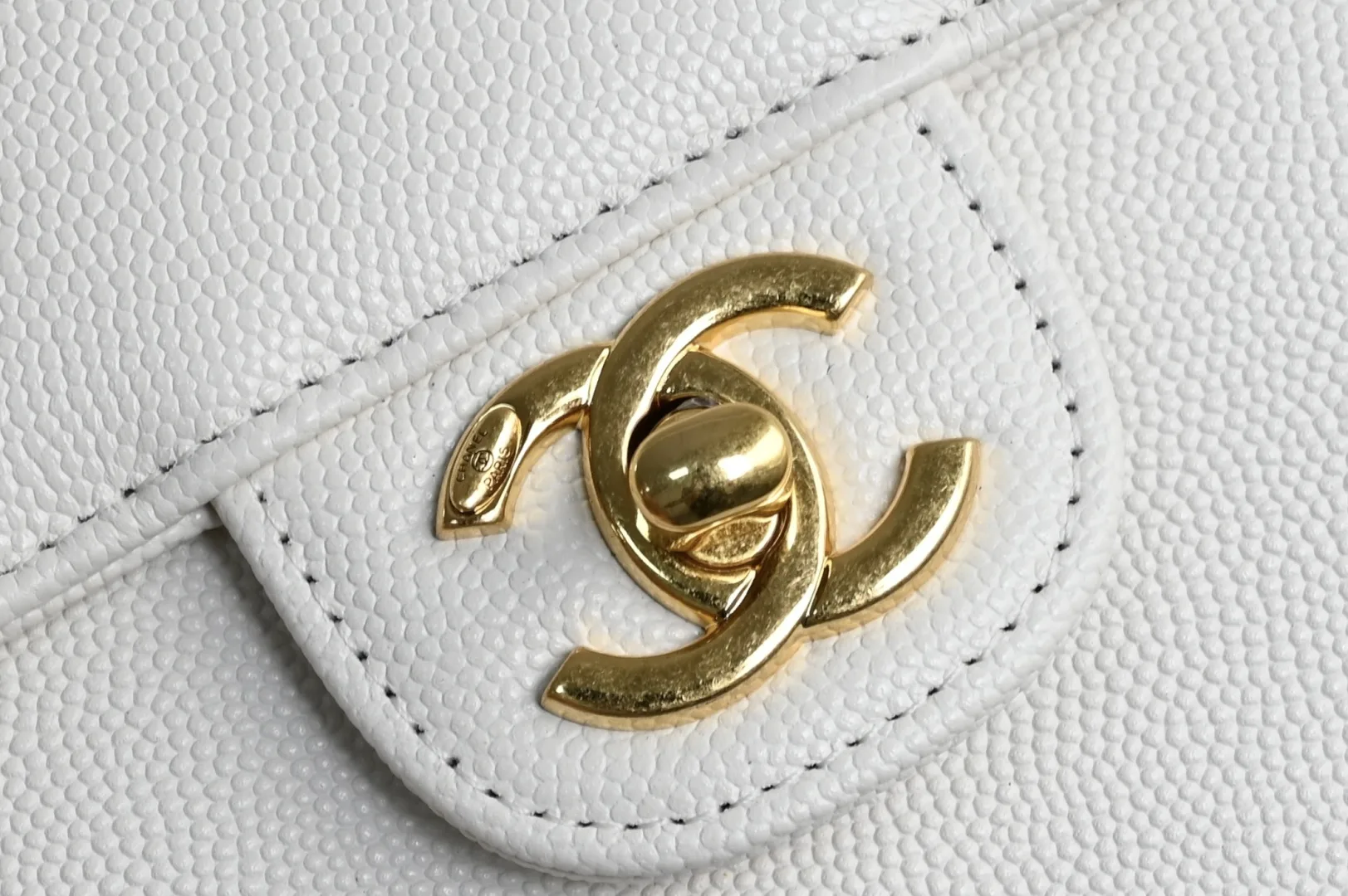 Chanel White Calfskin Shoulder Bag product photo from LabelPicks