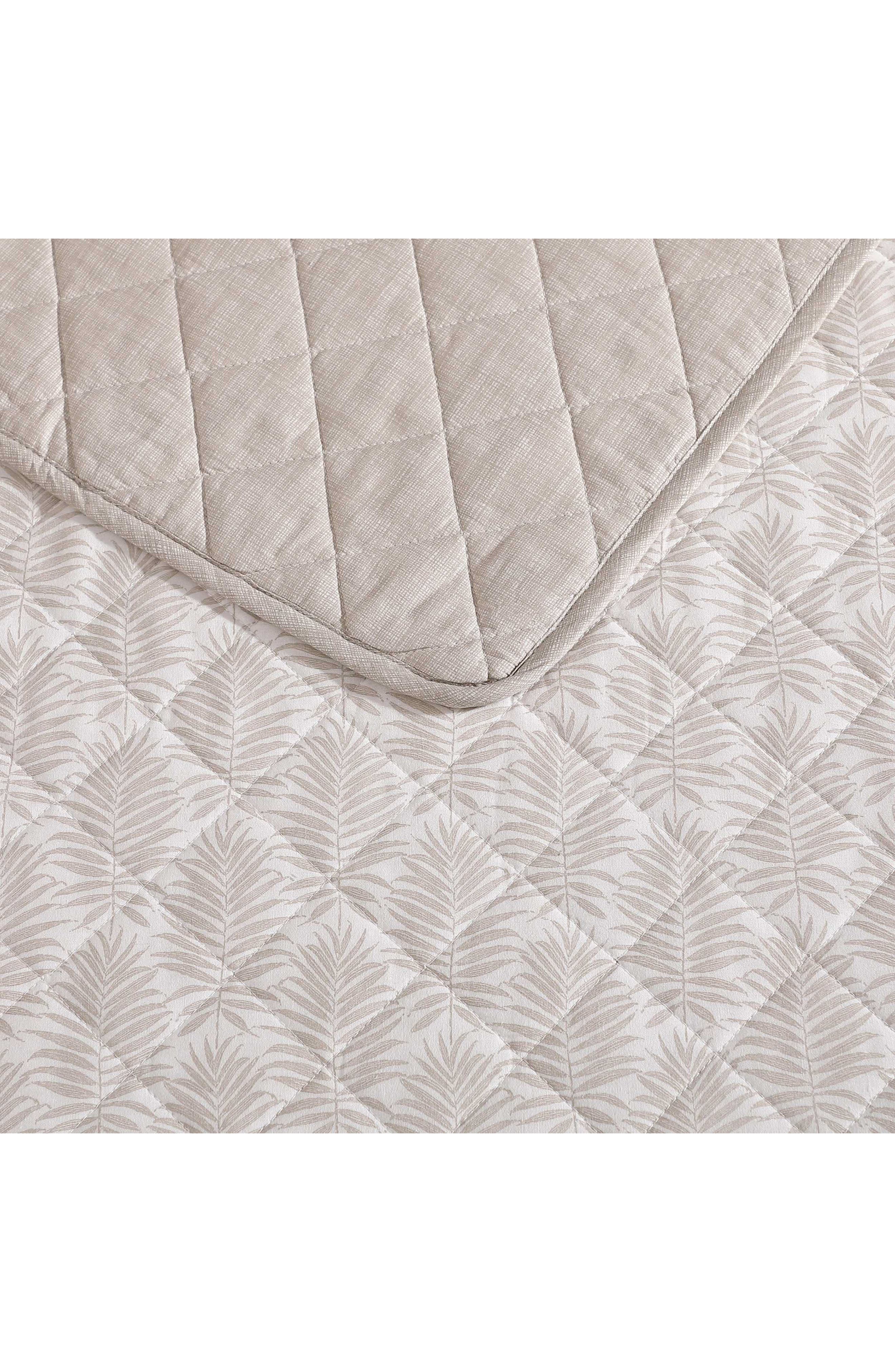 Tommy Bahama Bahama Fronds Quilt & Pillow Sham Set