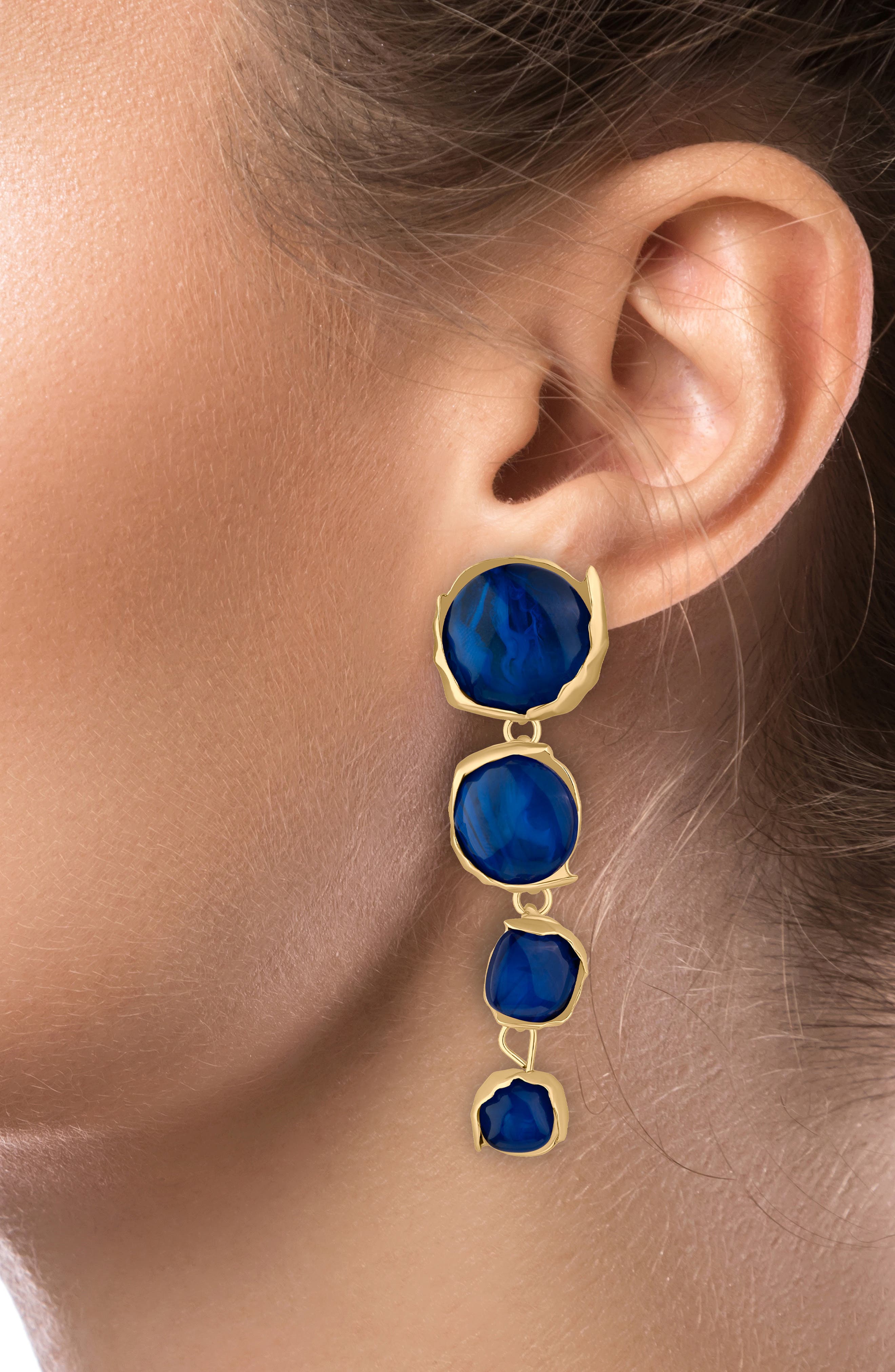 JARDIN Graduated Sculpted Circle Drop Earrings