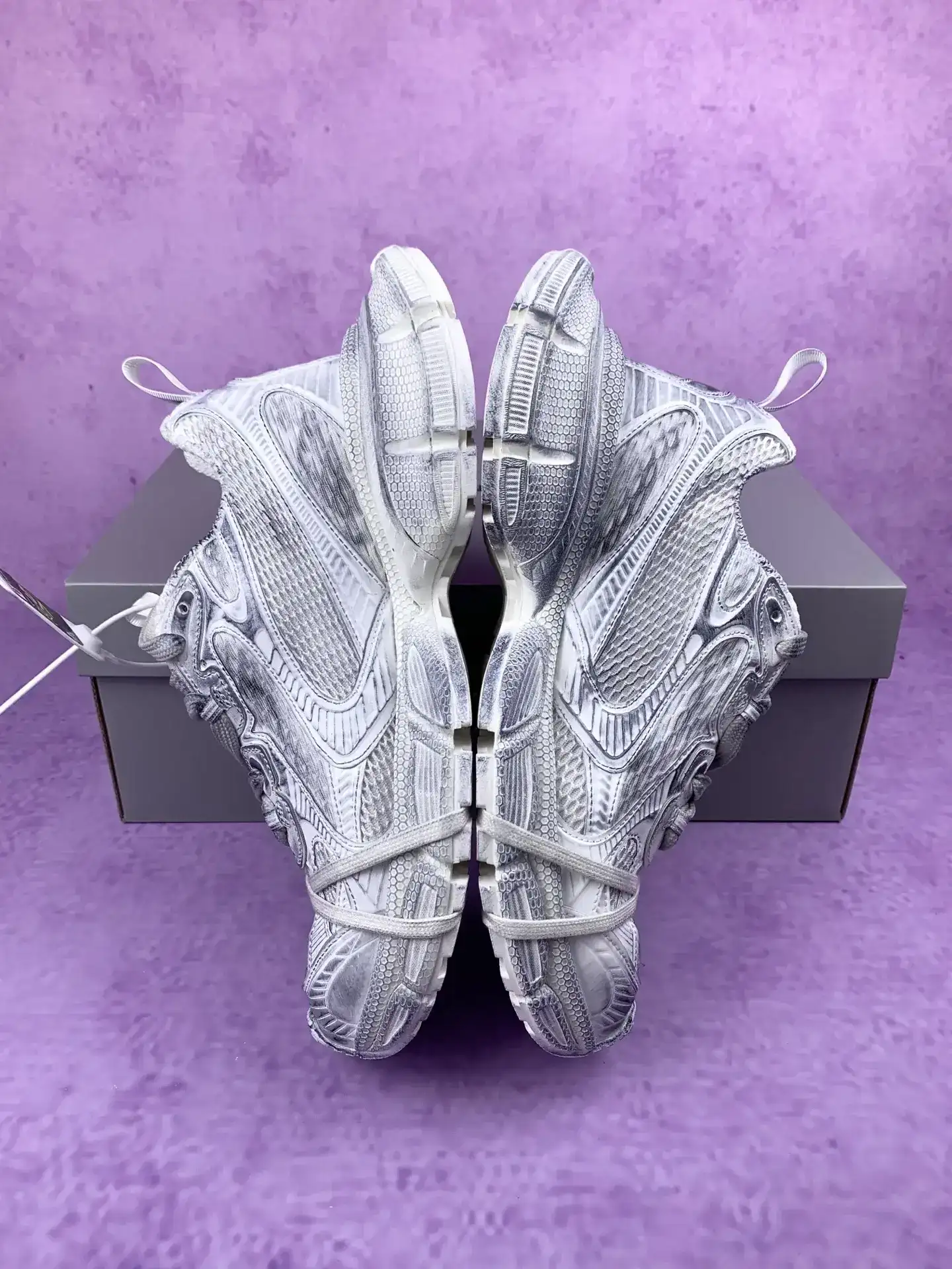 3XL Sneaker in White product photo from LabelPicks