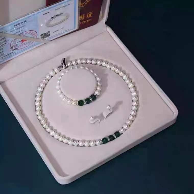 Authentic natural freshwater pearl necklace green chalcedony collarbone chain for mothers' birthday gifts for elders