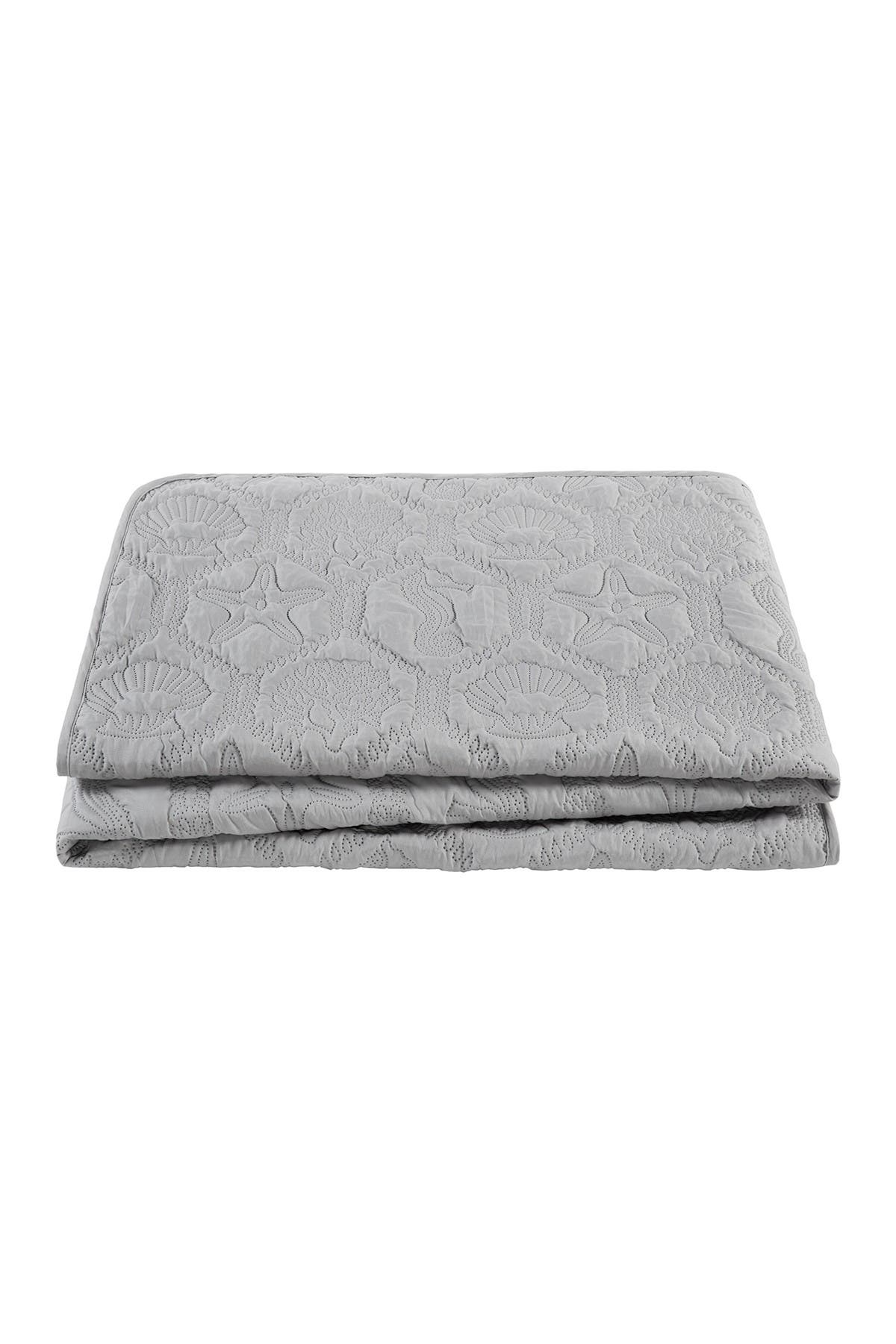 VCNY HOME Shore Embossed Quilt Set - Queen