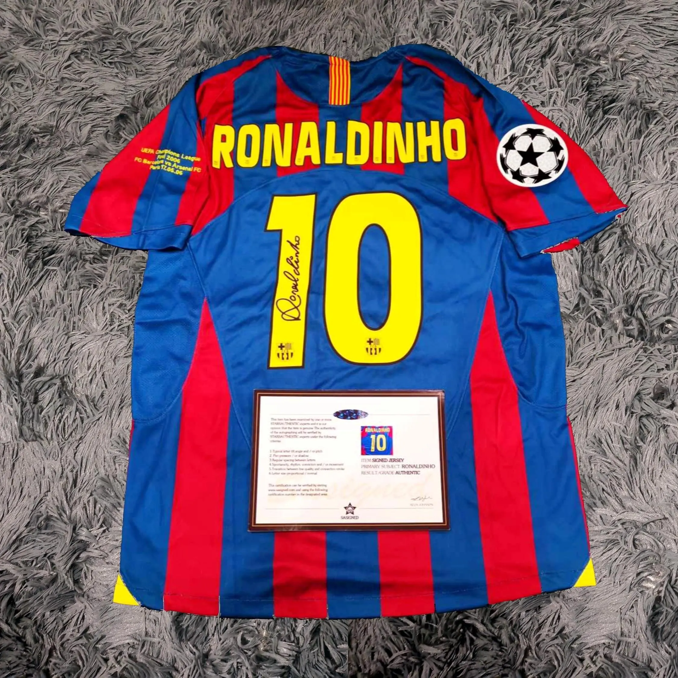 Ronaldinho Ga煤cho SIGNED Barcelona 04/05 Home UCL Jersey/Shirt - COA - 2005 Retro