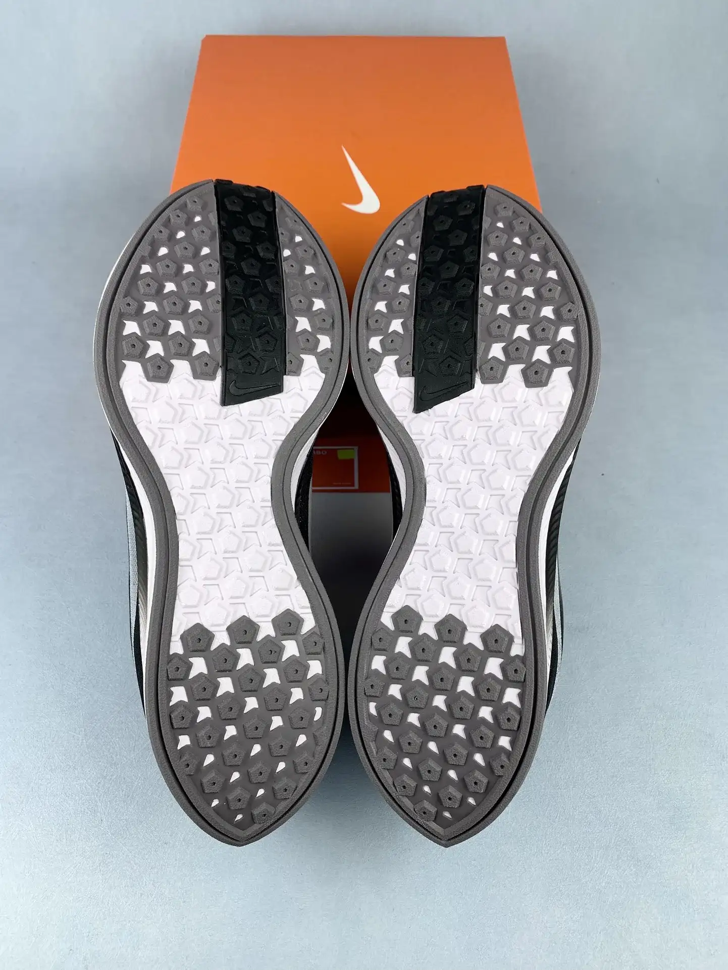 Nike Zoom Pegasus 35 Turbo Shoes product photo from LabelPicks