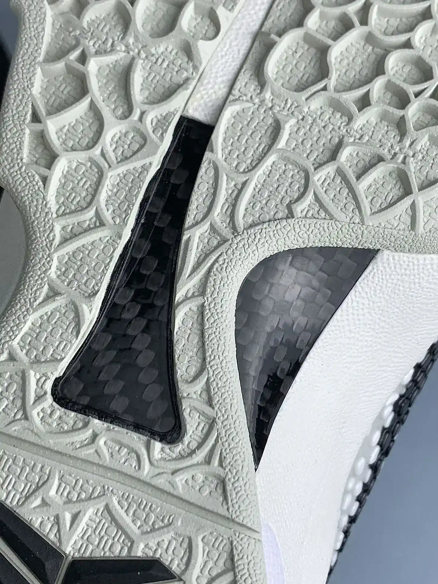 Kobe 6 Protro “Sail” Basketball Shoes product photo from LabelPicks