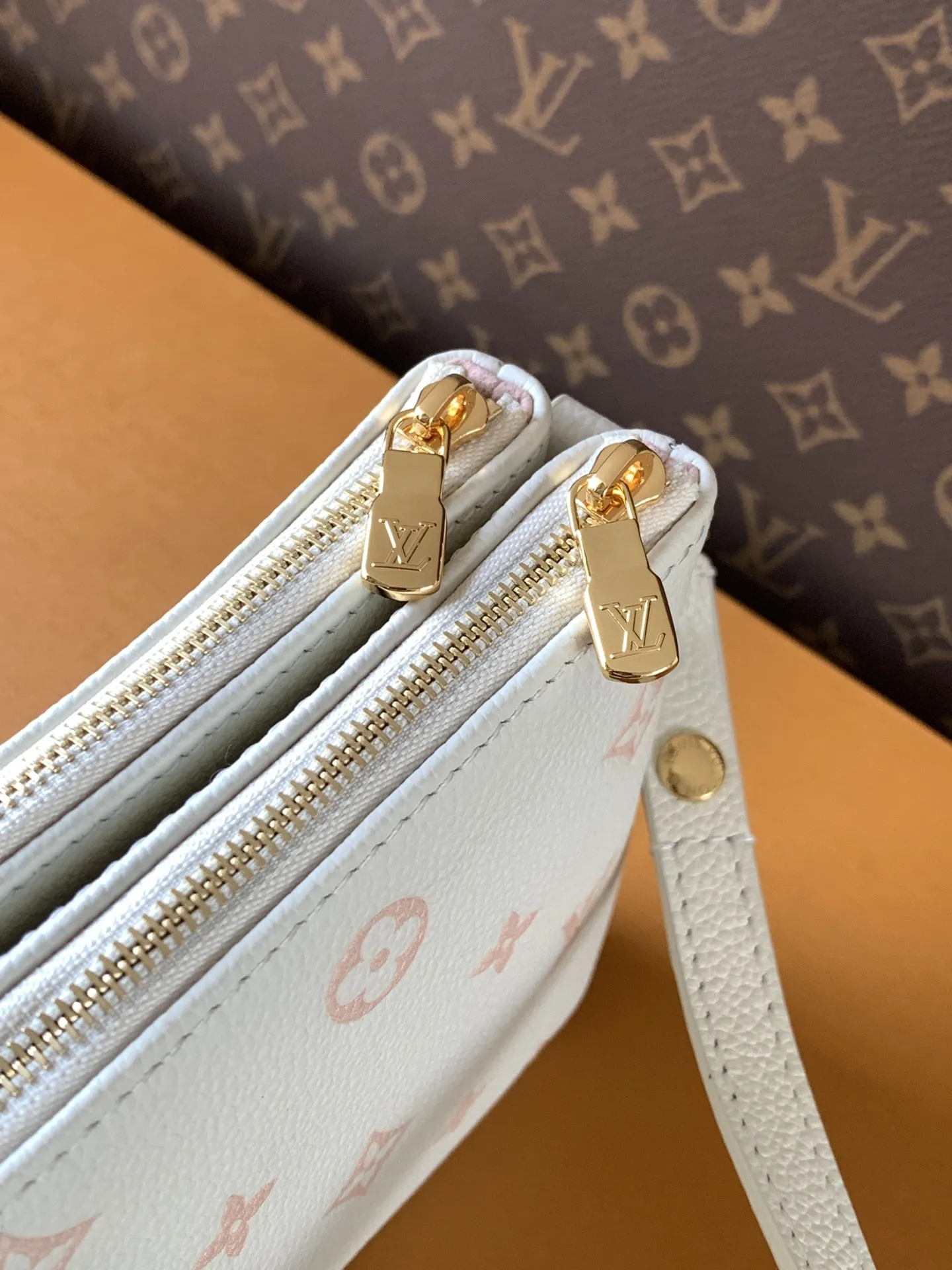Louis Vuitton Black Pochette Calfskin Shoulder Bag product photo from LabelPicks