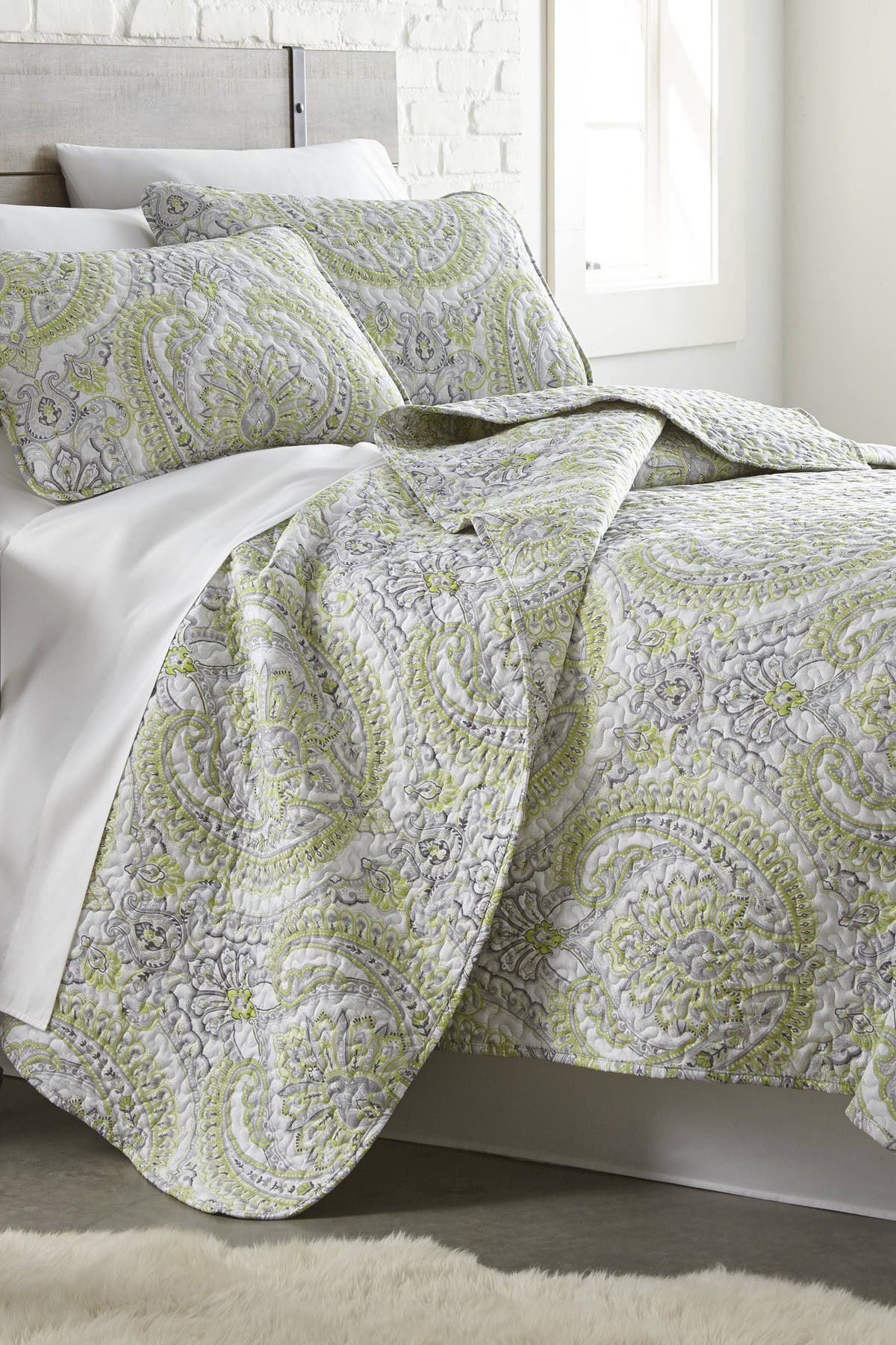 SOUTHSHORE FINE LINENS Pure Melody Reversible Quilt Set