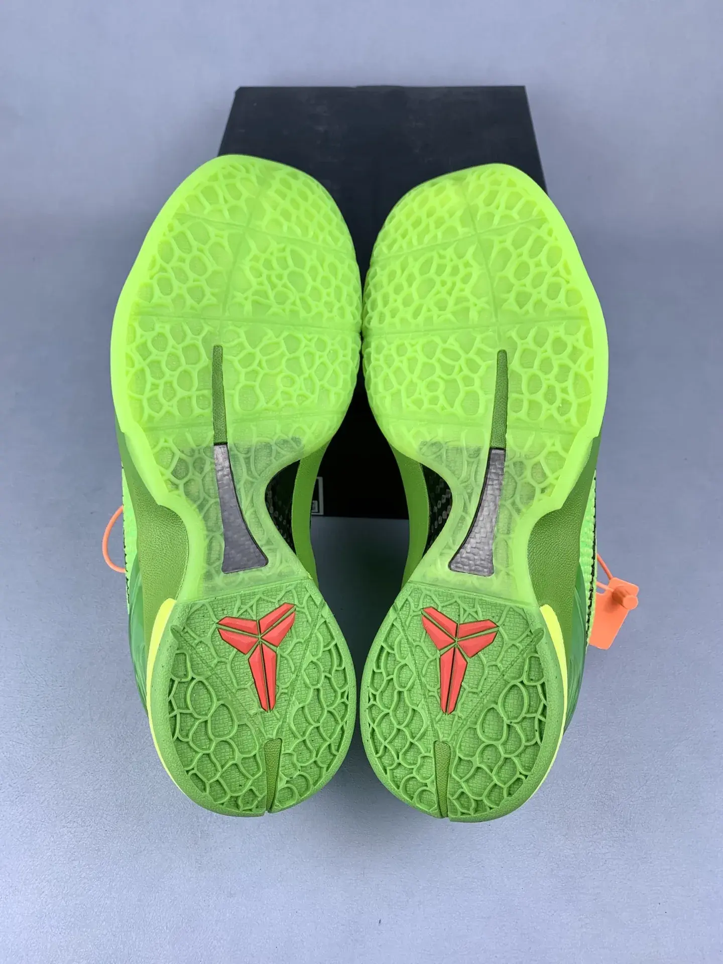 Kobe 6 Protro “Grinch” Basketball Shoes product photo from LabelPicks