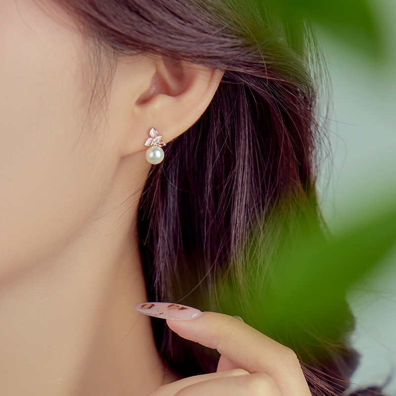 Original French design s925 sterling silver magnolia pearl earrings for women, fresh and sweet pearl drop earrings, light luxury earrings