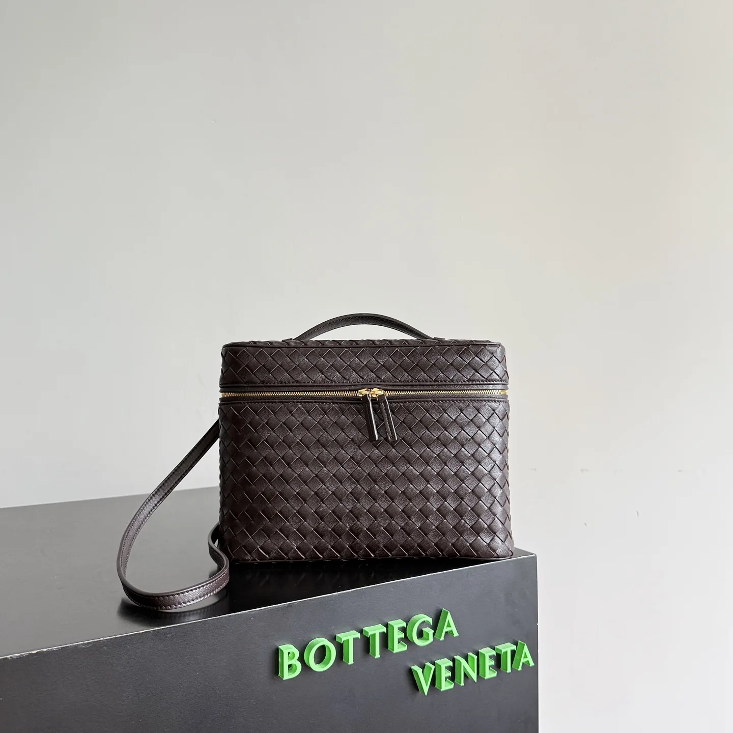 Bottega Veneta Intrecciato Woven Leather Top Handle Bag product photo from LabelPicks