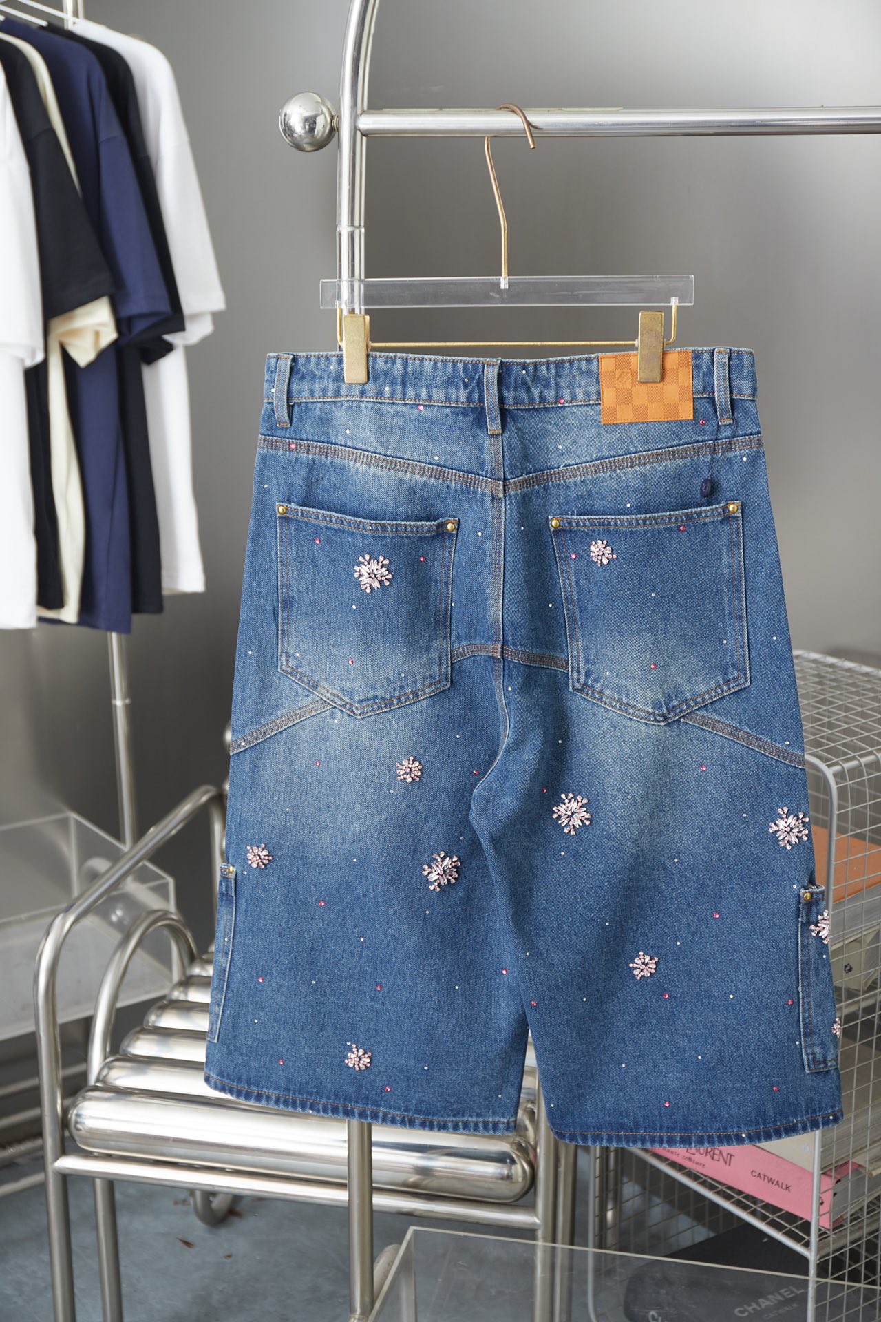 Sakura Embroidered Hot Diamond Jeans
