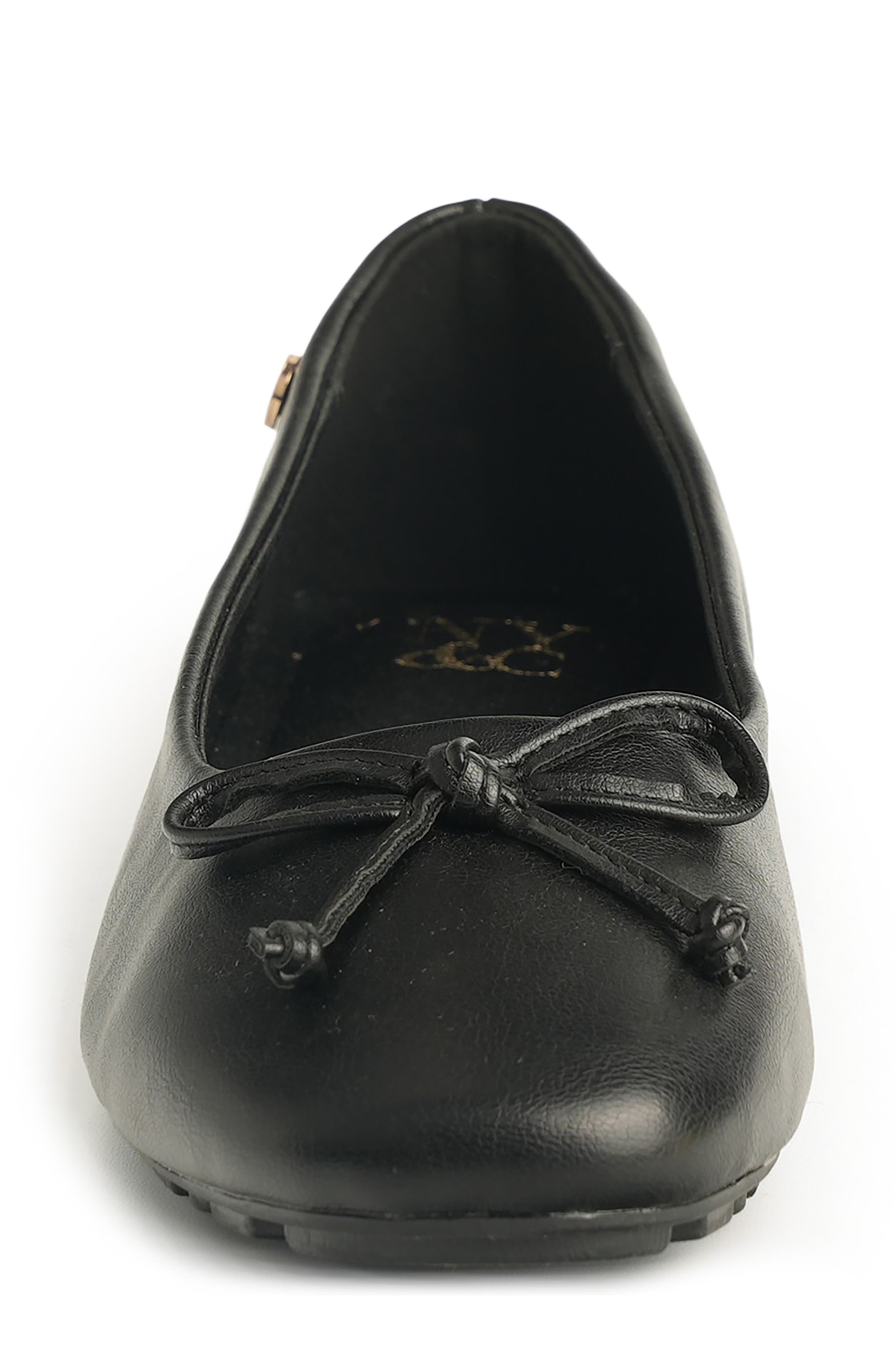 NEW YORK AND COMPANY Frankie Flat