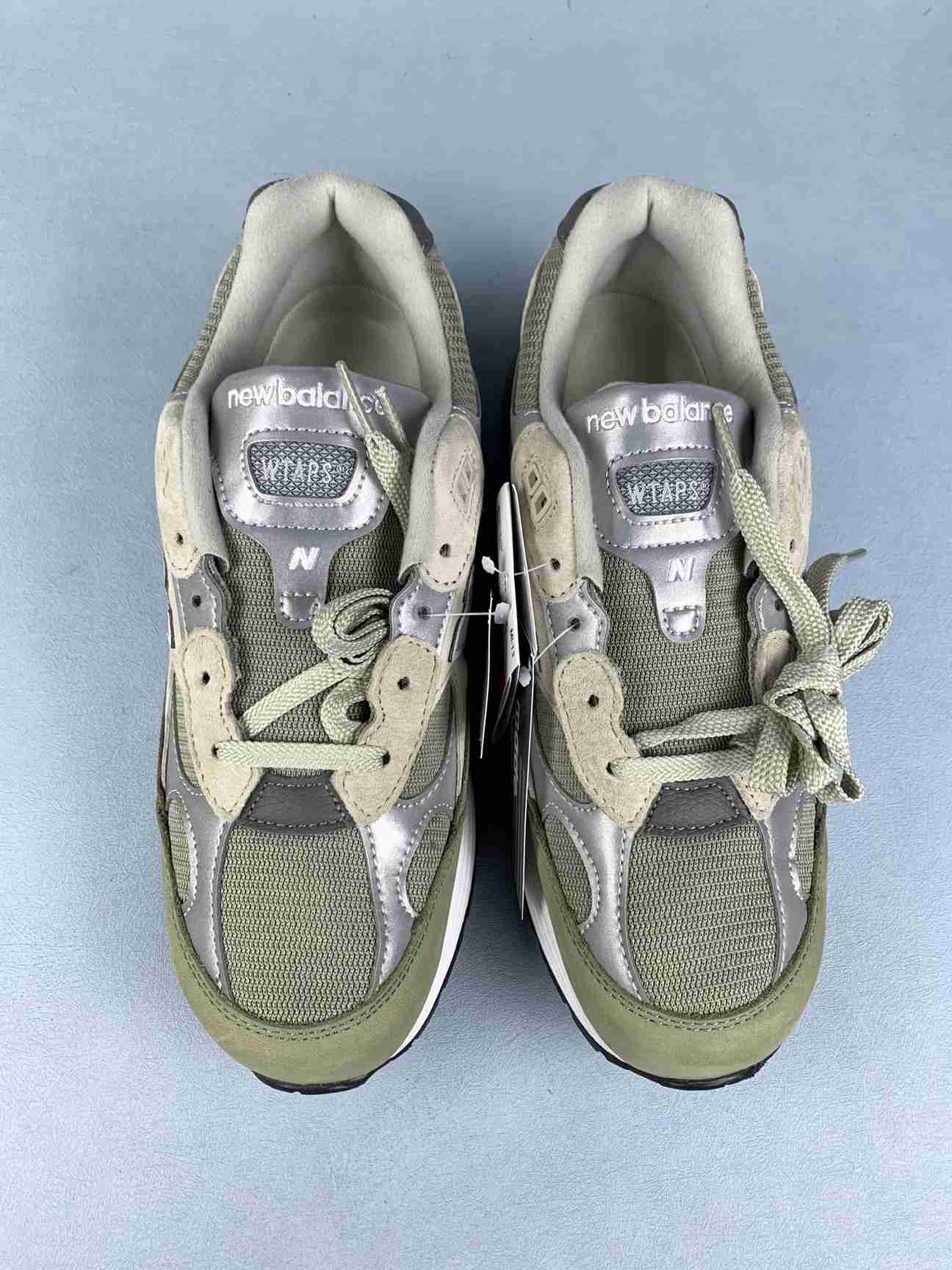 New Balance 992 Shoes