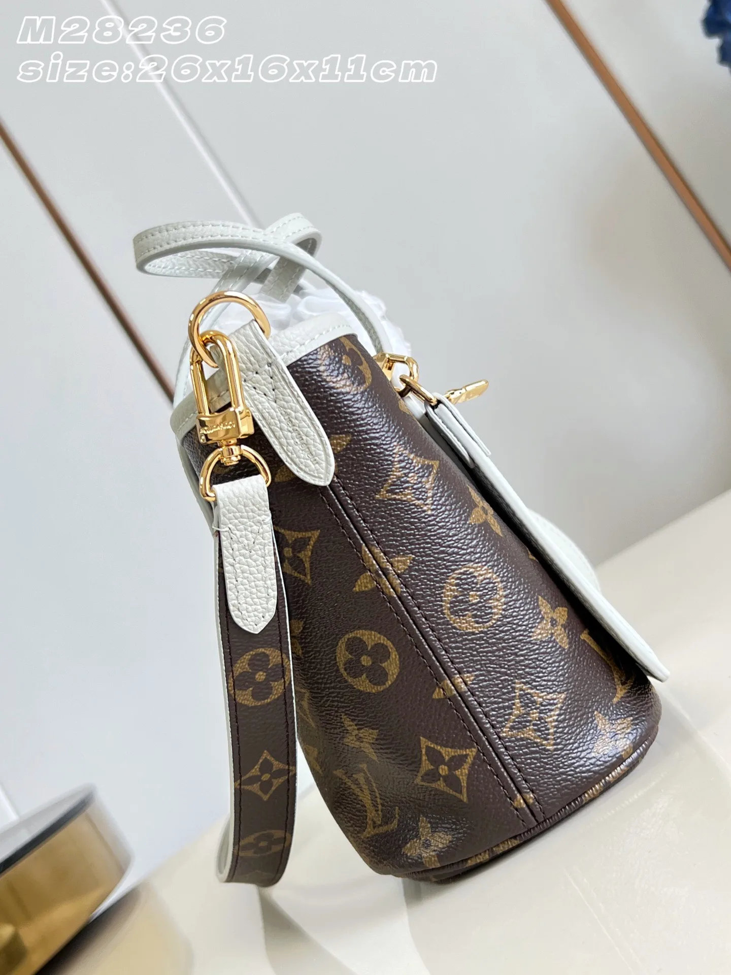 Louis Vuitton Gold Neverfull Tote Bag product photo from LabelPicks