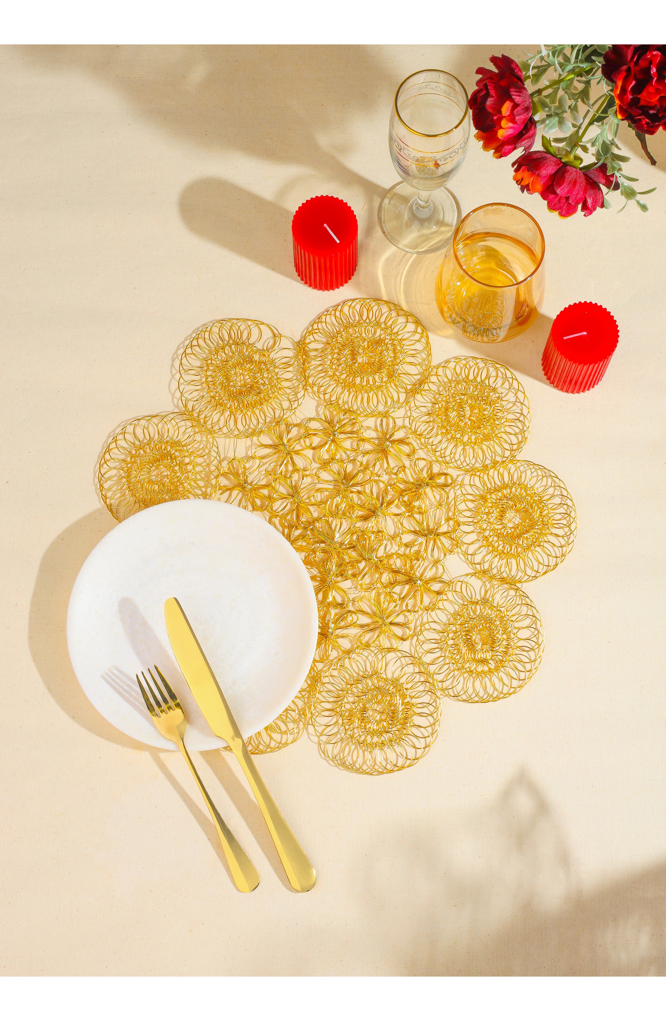 Tiramisu Golden Orbit Metal Placemat