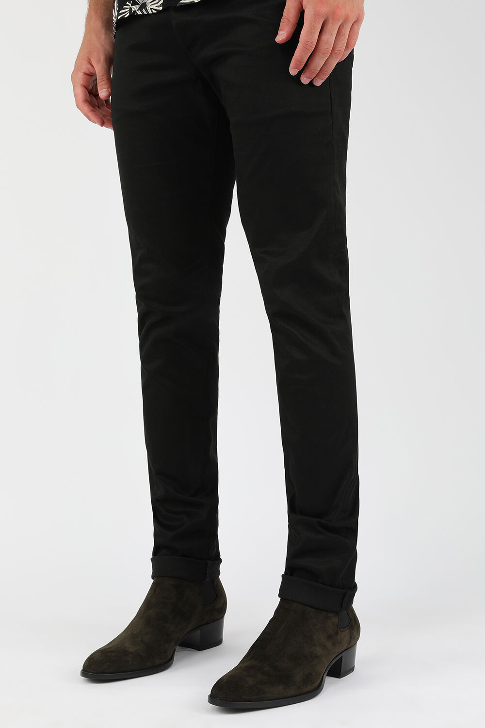 SAINT LAURENT מגפוני צ'לסי מעור עם עקבים