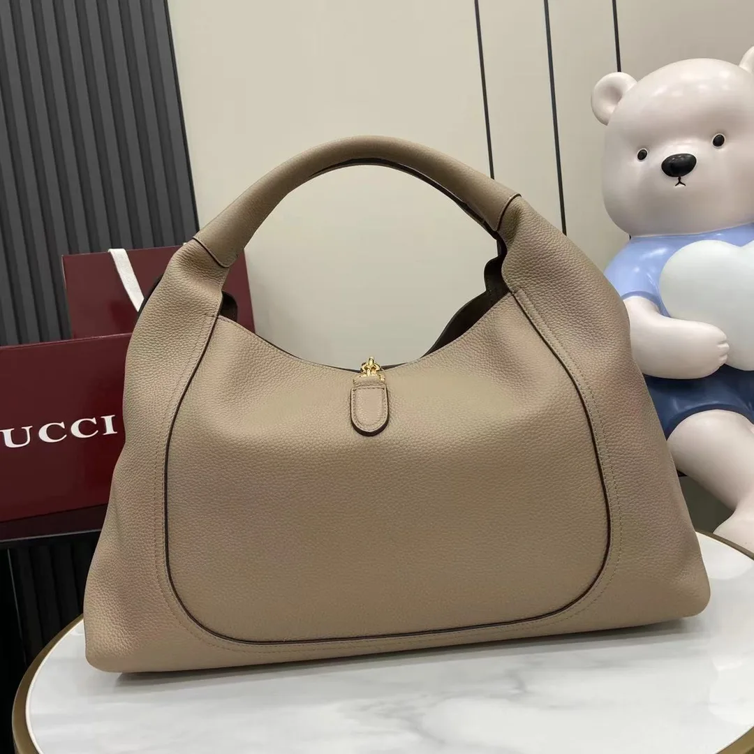 Gucci Grained Leather Shoulder Bag product photo from LabelPicks
