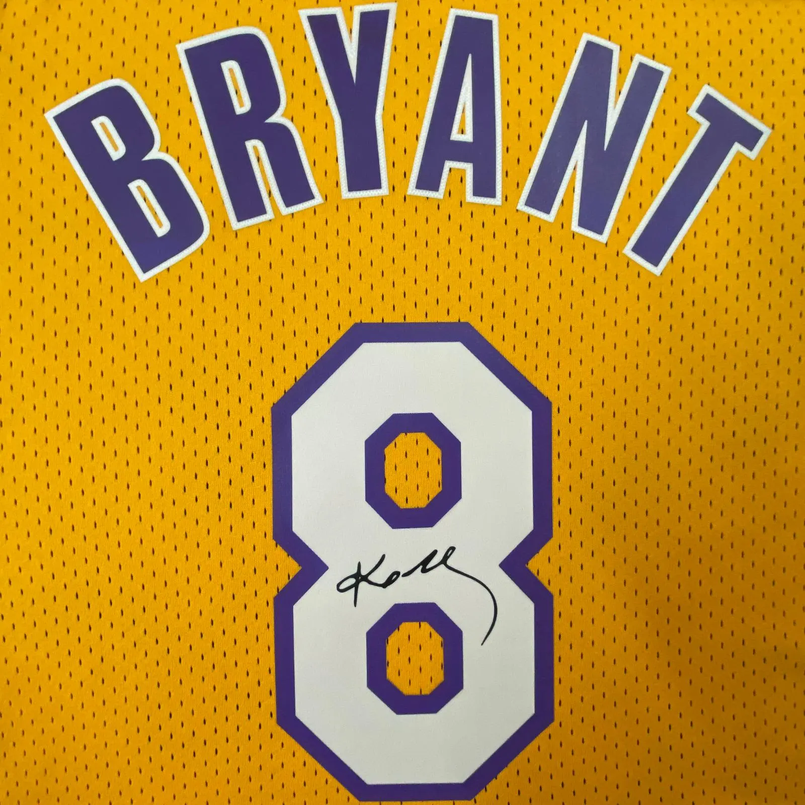 Kobe Bryant SIGNED Los Angeles Lakers #8 Signature Jersey/Shirt - COA - 00/01