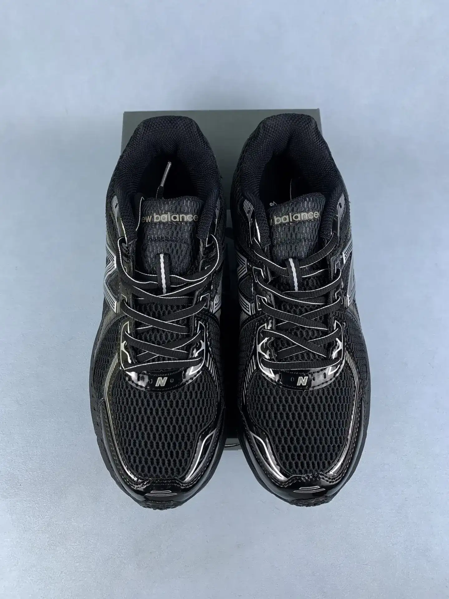 860v2 Shoes product photo from LabelPicks
