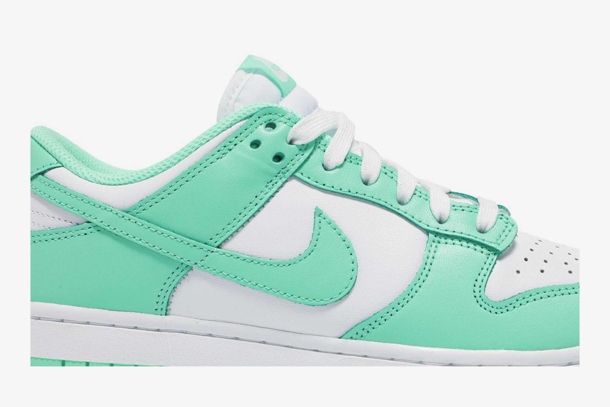 Nike Dunk Low ‘Green Glow’ DD1503-105