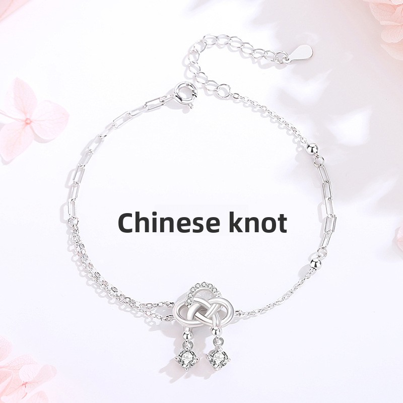 Original Chinese knot bracelet for women, made of pure silver, featuring a retro design and a new Chinese style. It’s a friendship bracelet, simple and delicate, with small embellishments