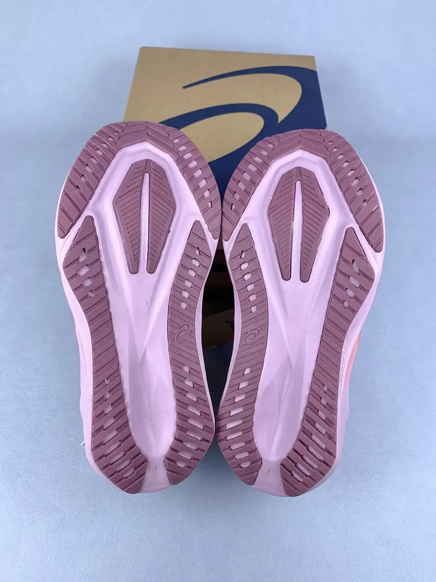 ASICS NOVABLAST 5 Running Shoes product photo from LabelPicks