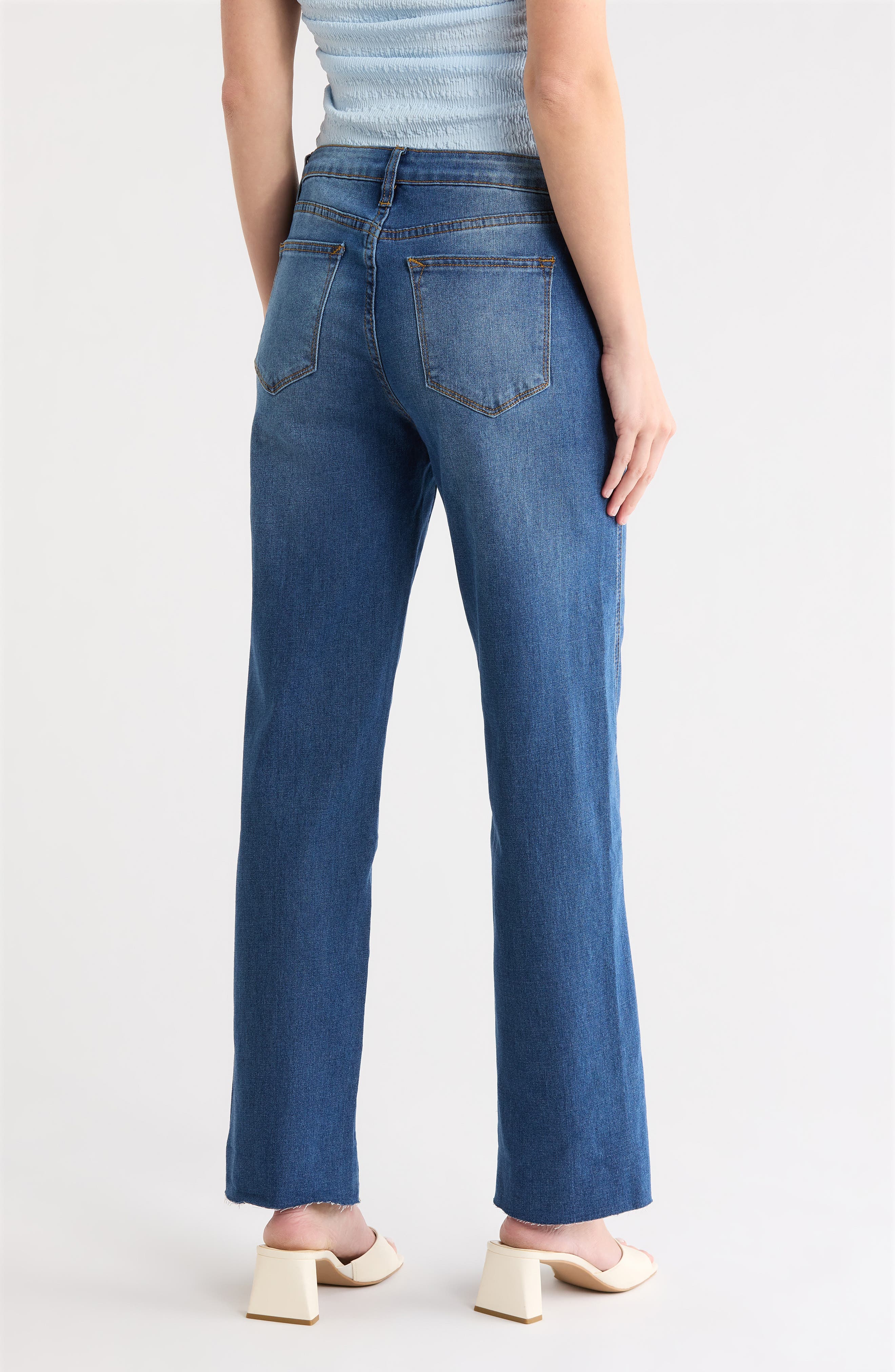 Vigoss Barely Barrel Jeans