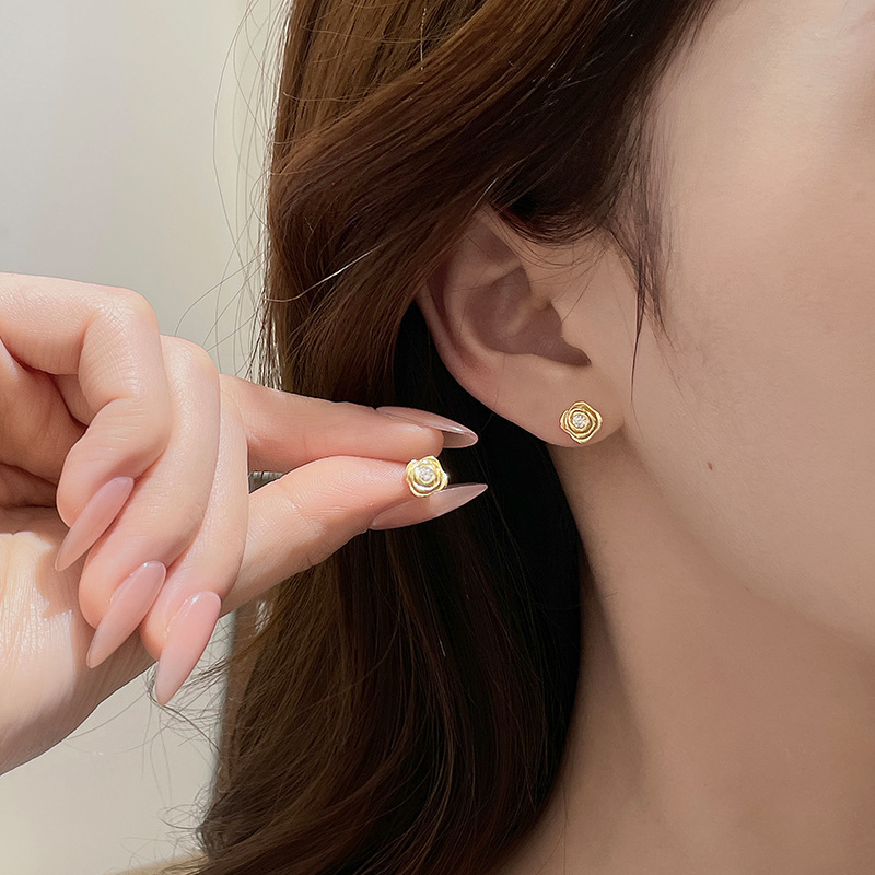 925 sterling silver 3D rose flower earrings for women, Korean style, niche, light luxury, forest style, French ins style flower earrings