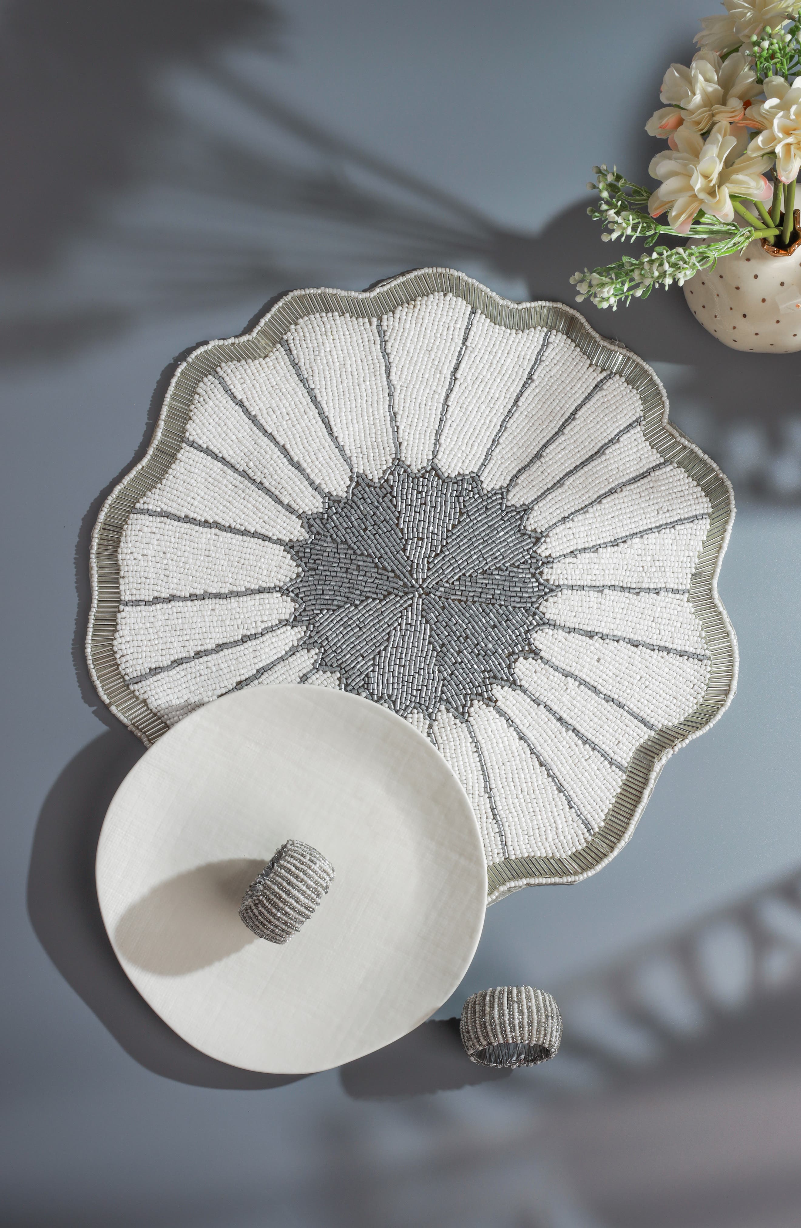 Tiramisu The Ethereal Daisy Beaded Charger