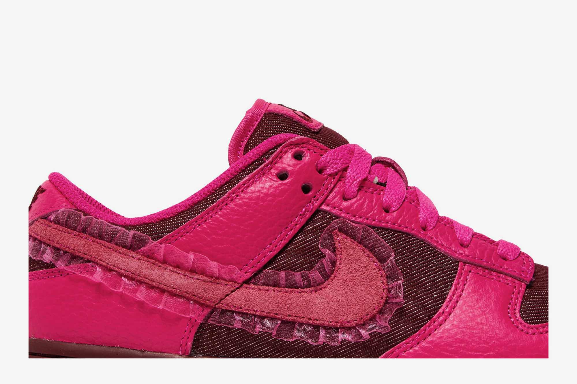 Nike Dunk Low ‘Valentine’s Day’ DQ9324-600