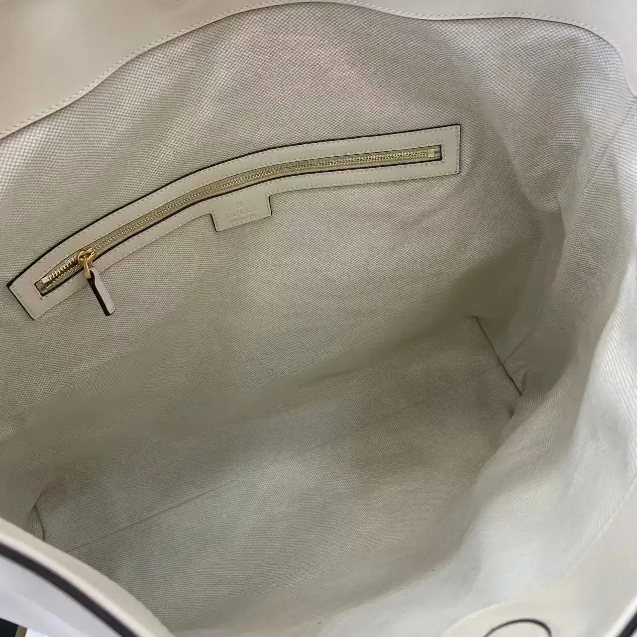 Gucci White Smooth Leather Tote Bag product photo from LabelPicks