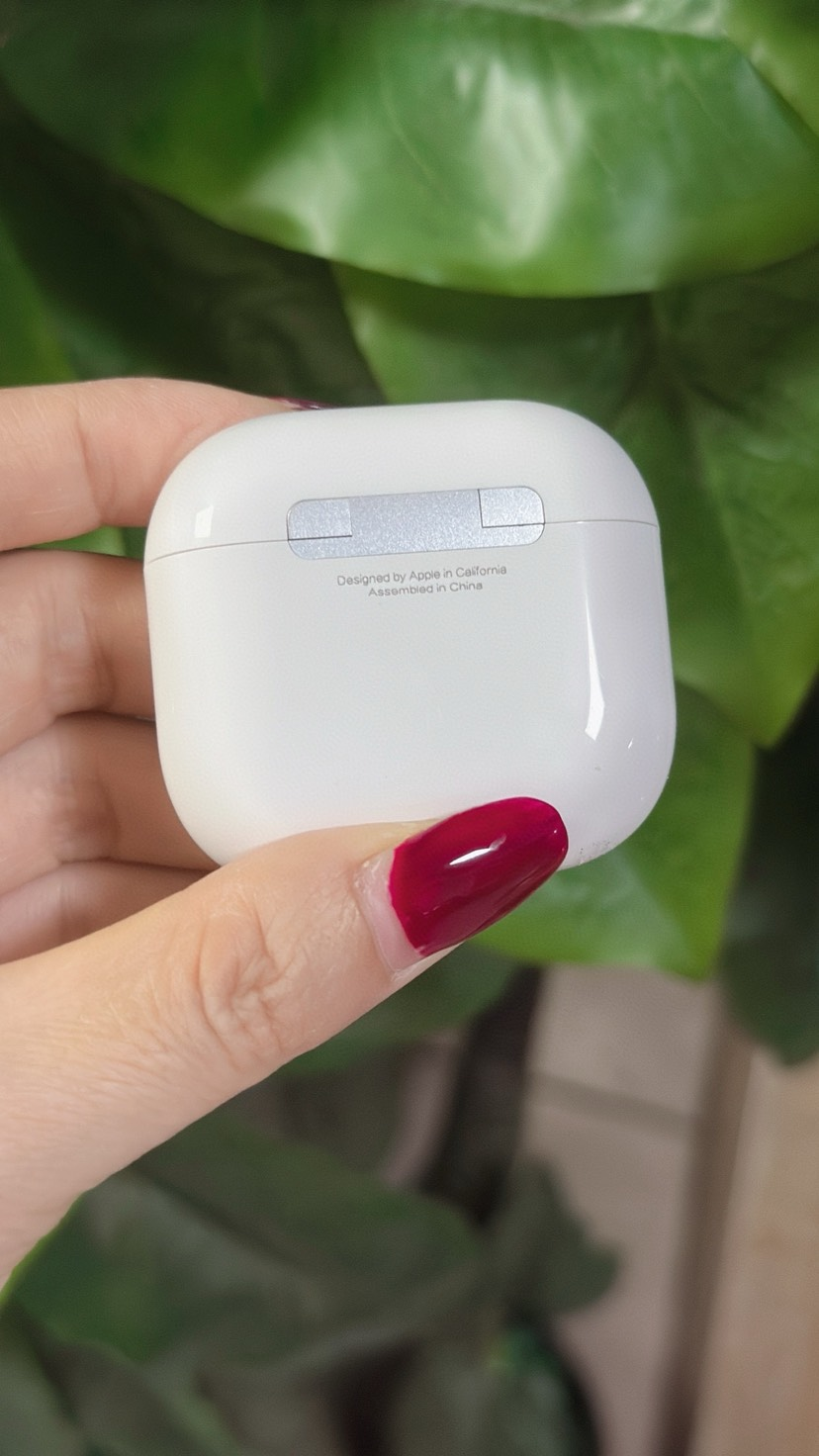 AirPods 4