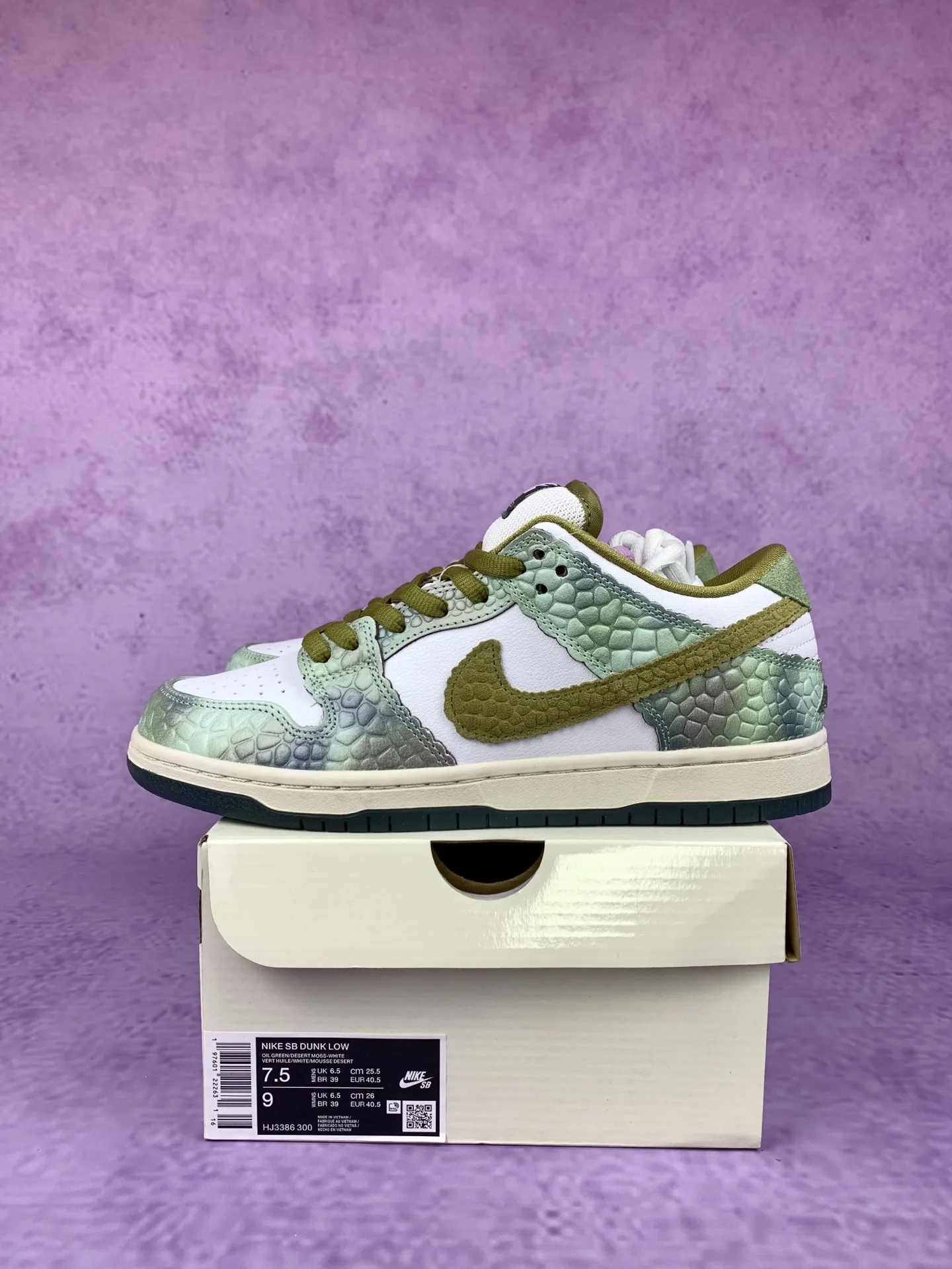 Alexis Sablone x Nike SB Dunk Low Pro “Chameleon” - Oil Green/Desert Moss/White product photo from LabelPicks