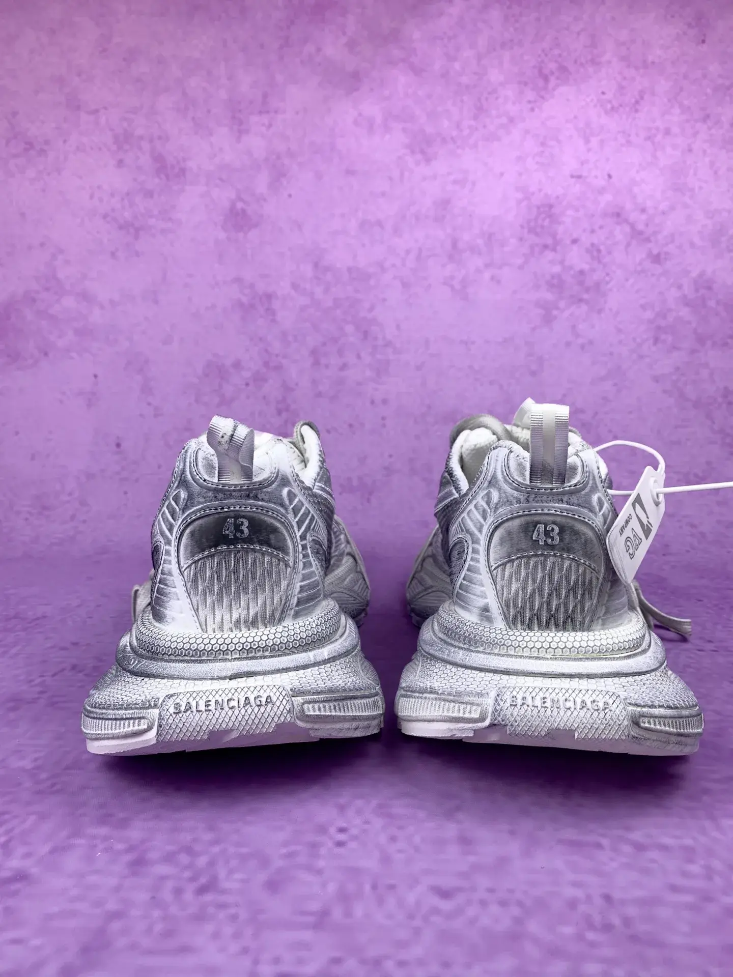 3XL Sneaker in White product photo from LabelPicks