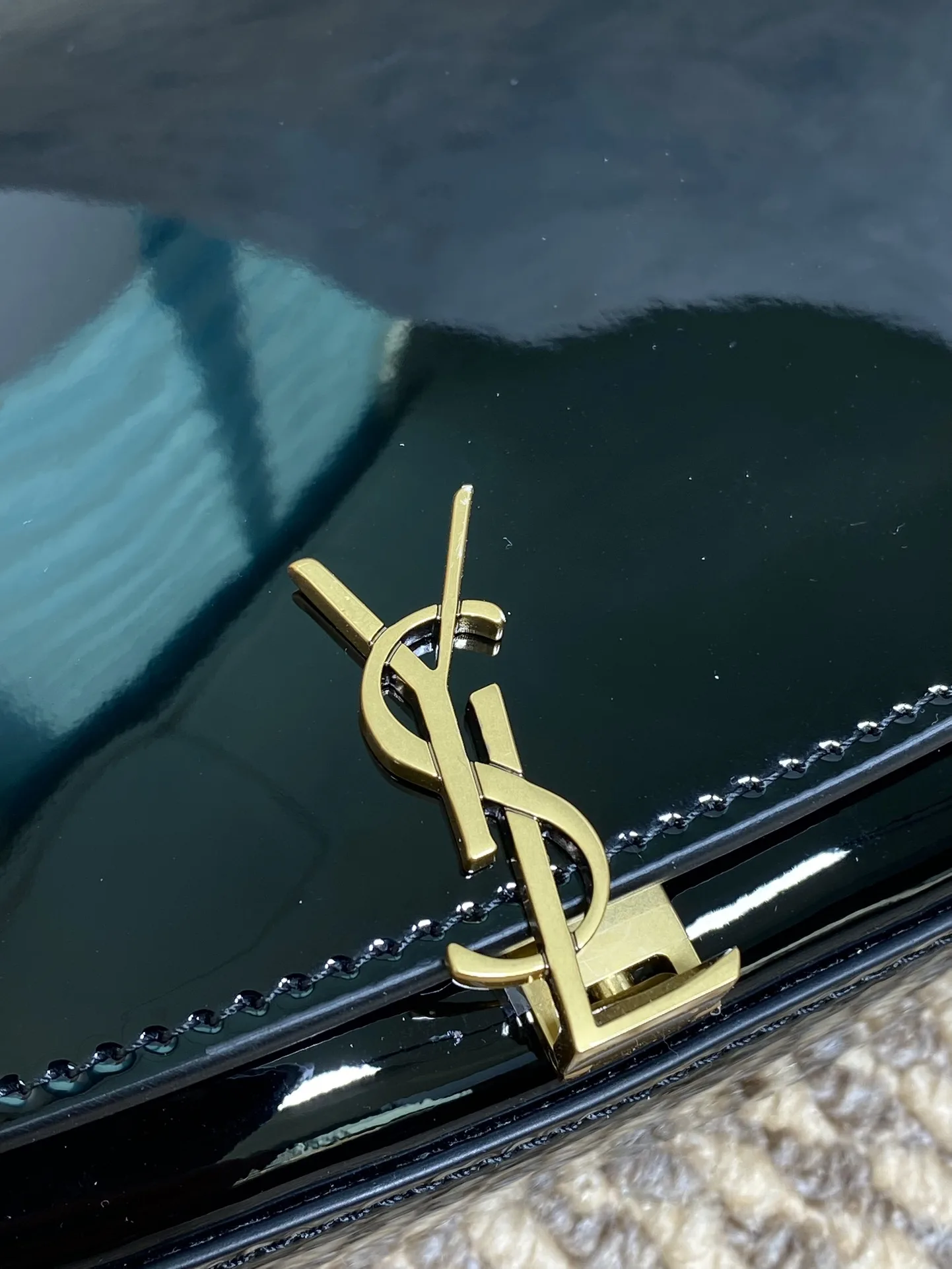 Saint Laurent Versatile Shoulder Bag product photo from LabelPicks