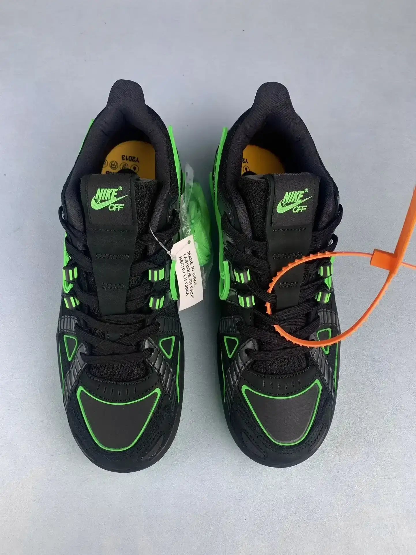 Nike Air Rubber Dunk x Off-White Shoes product photo from LabelPicks