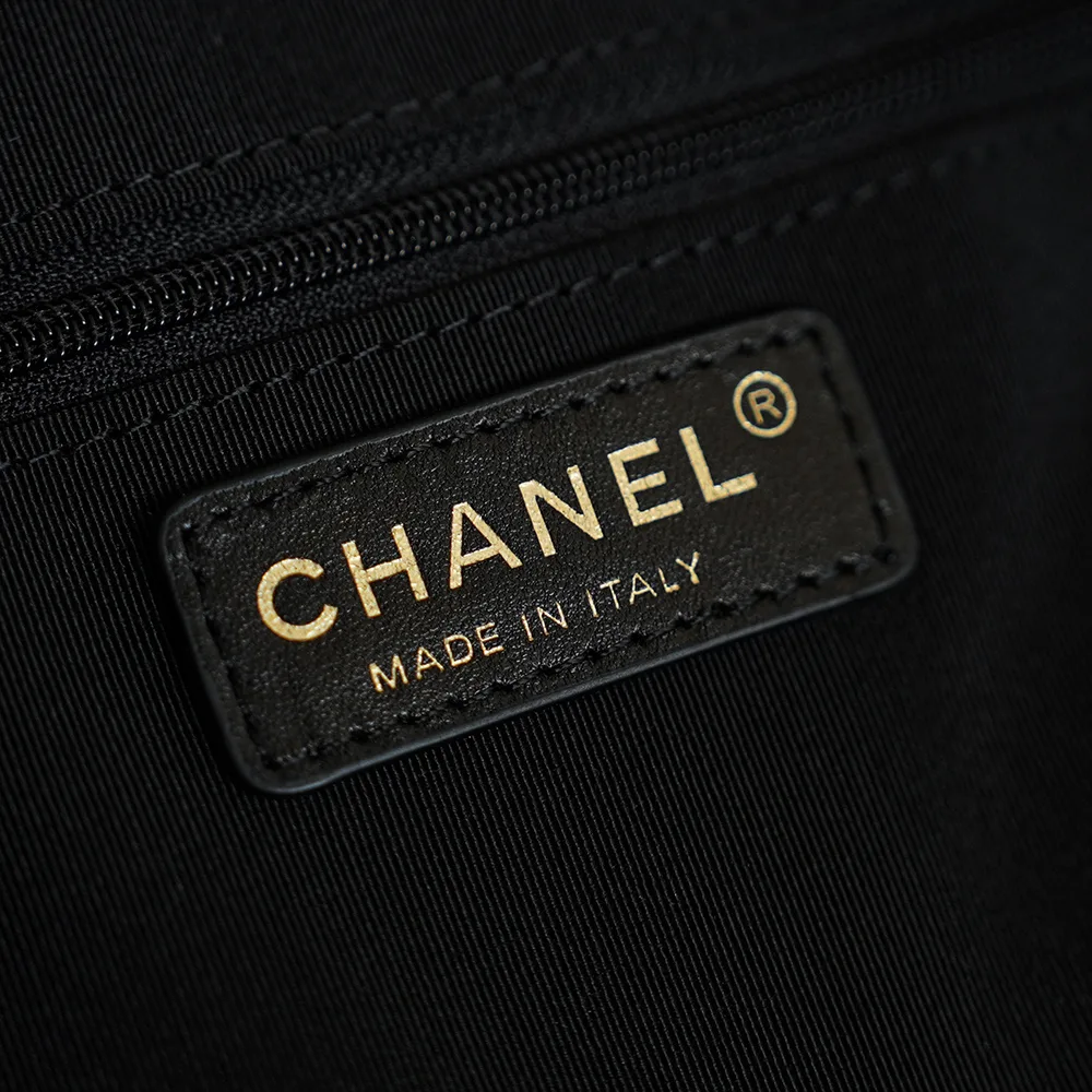 Chanel Black Quilted Leather Shoulder Bag product photo from LabelPicks