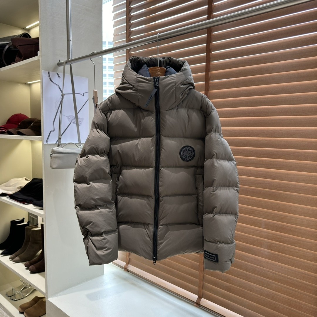 2025 latest trend warm comfortable mountaineering skiing windproof down jacket 0915