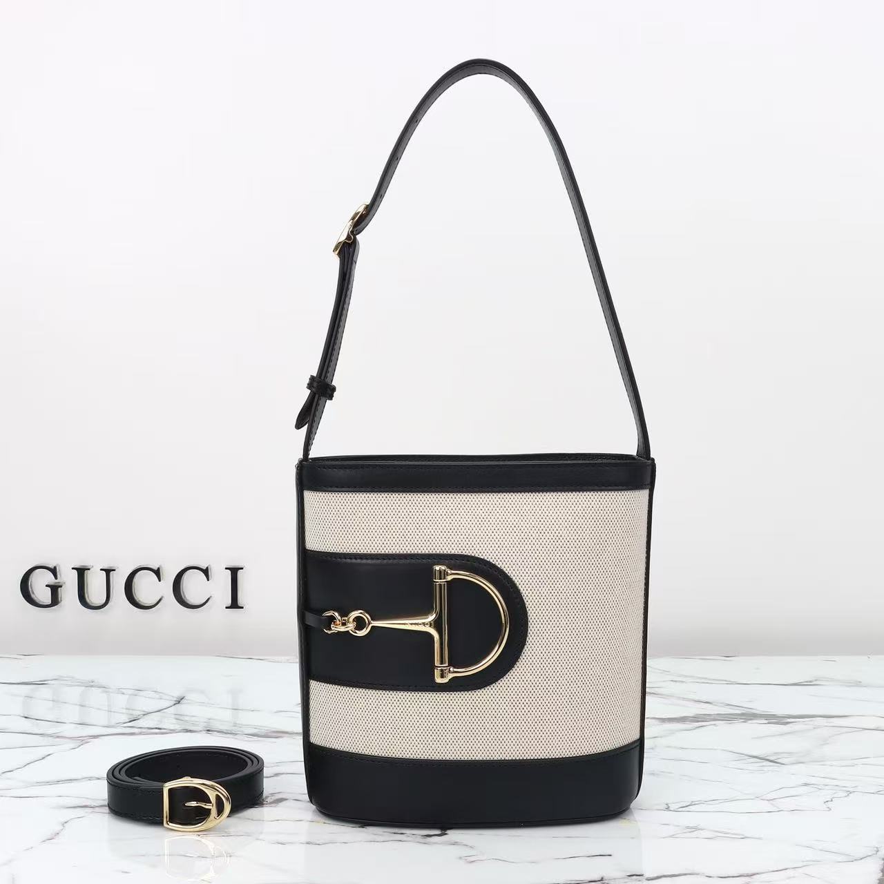 GUCCI 73 Horsebit/牛皮/20CM