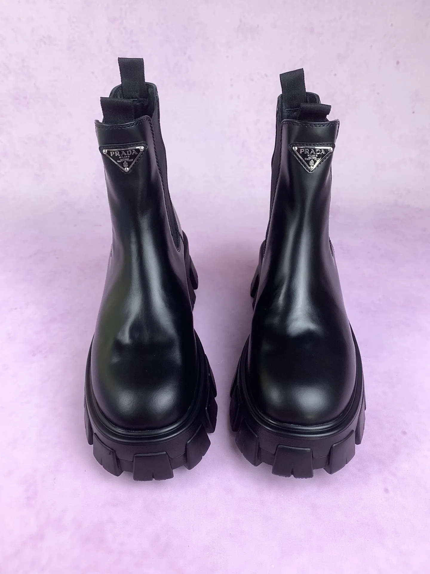 Monolith leather Chelsea boots product photo from LabelPicks