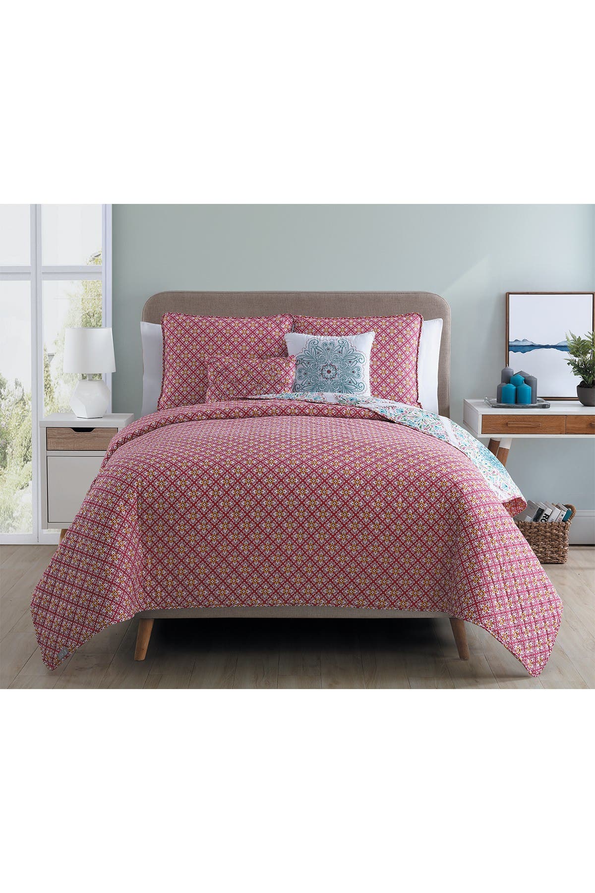 VCNY HOME Windsor Reversible Medallion Quilt Set - Queen