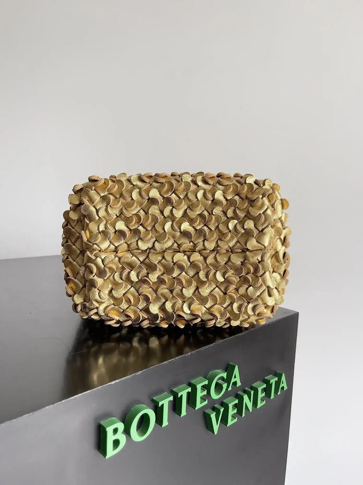 Bottega Veneta Cabat Intrecciato Woven Leather Bucket Bag product photo from LabelPicks