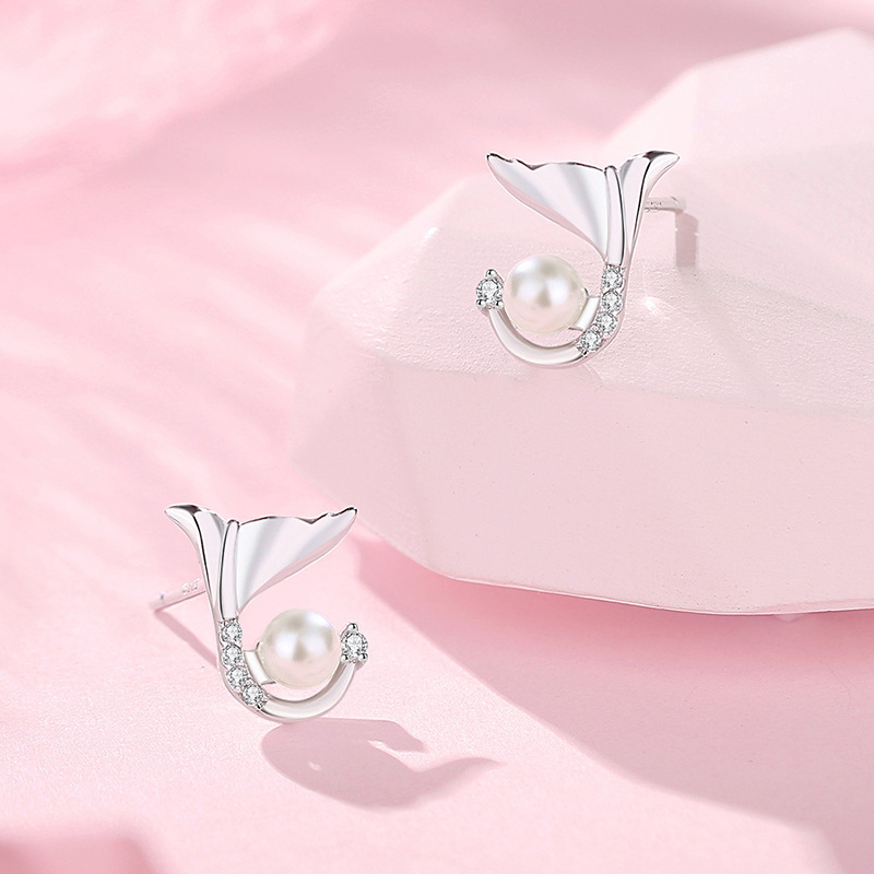 Original pearl fish tail earrings for women, sterling silver, niche design, Korean style geometric, trendy, Instagram-worthy, high-end earrings