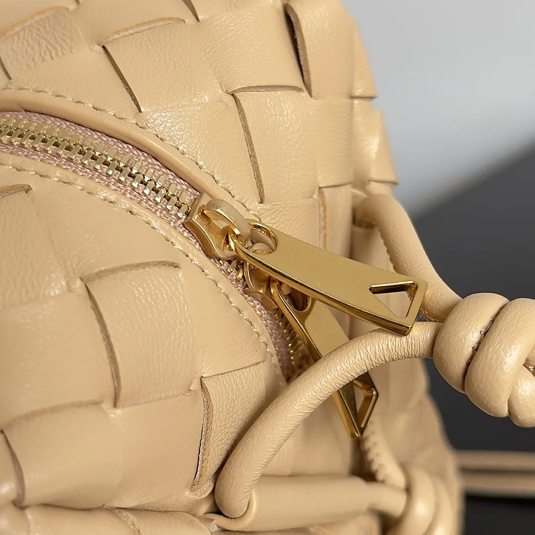 Bottega Veneta Intrecciato Woven Leather Bucket Bag product photo from LabelPicks