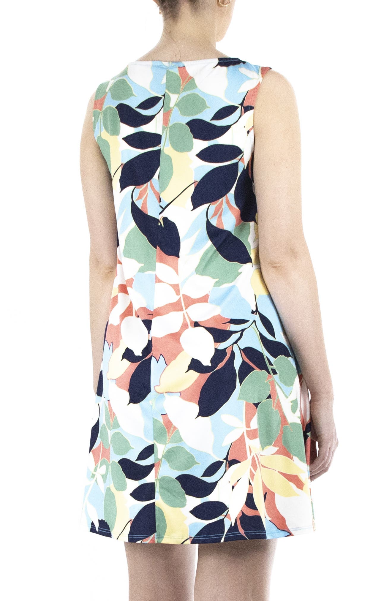 Nina Leonard Scoop Neck Sleeveless Dress